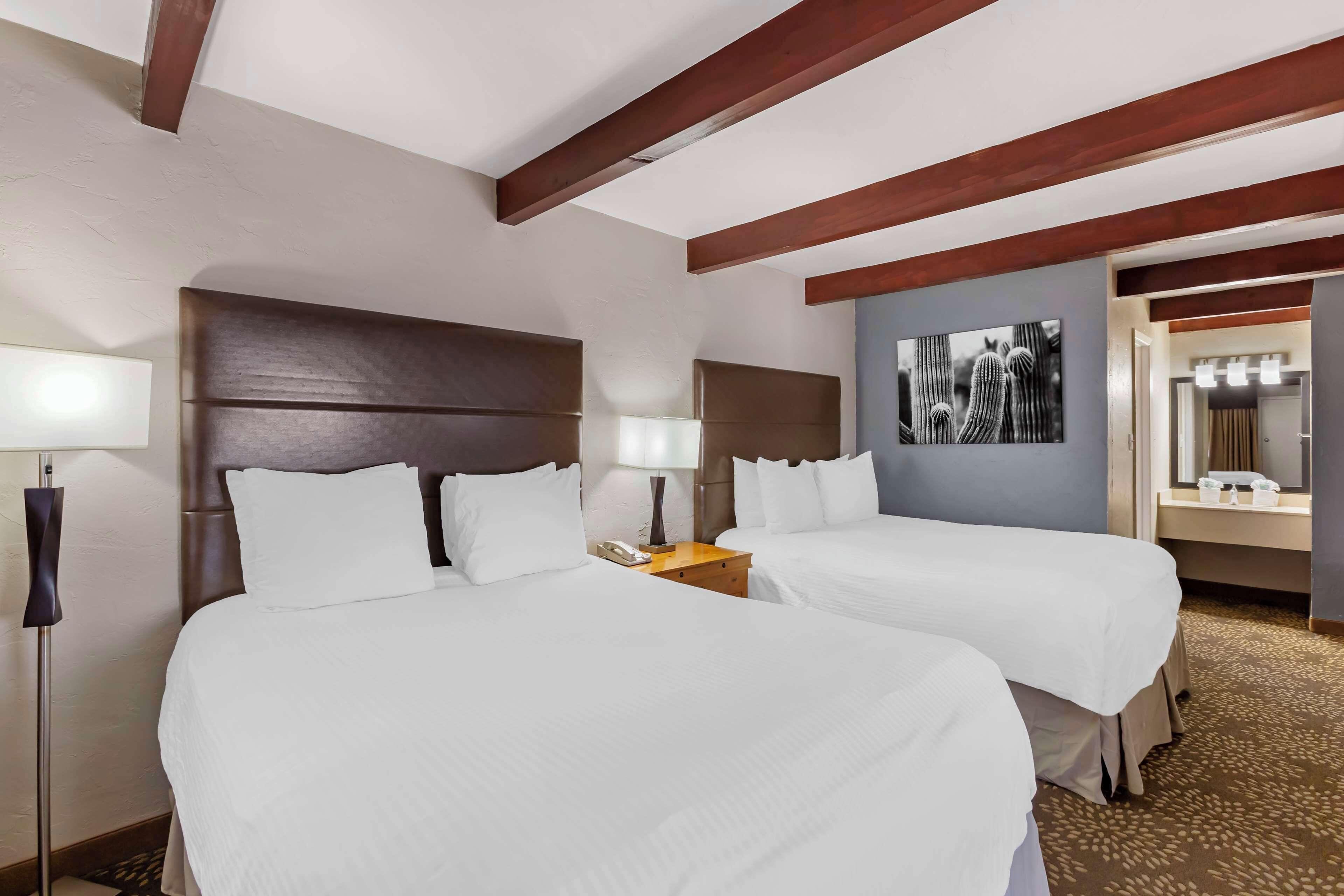 Queen Suite with Two Queen Beds - Non-Smoking