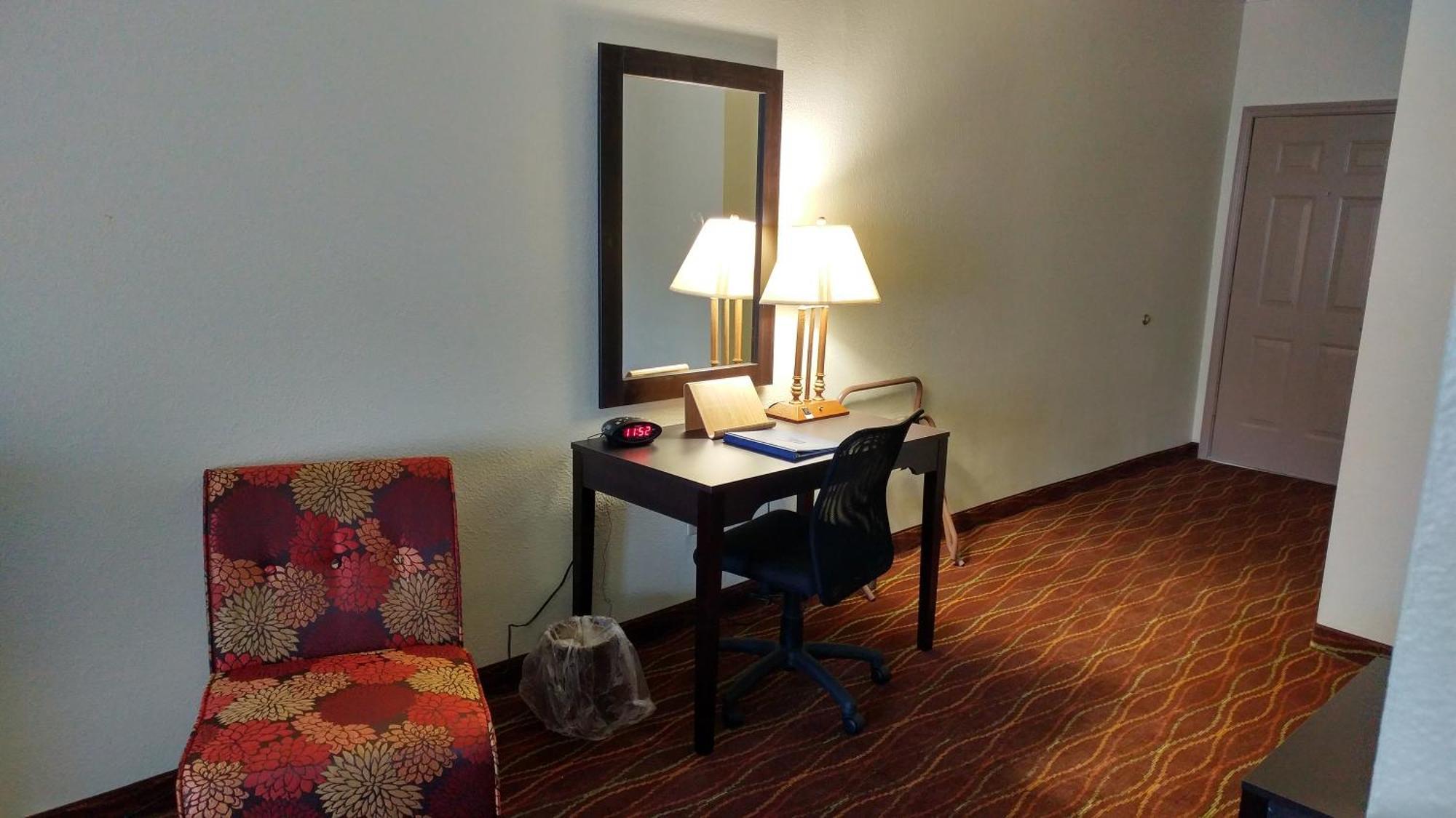 King Room - Non-Smoking,339298507:JPEG