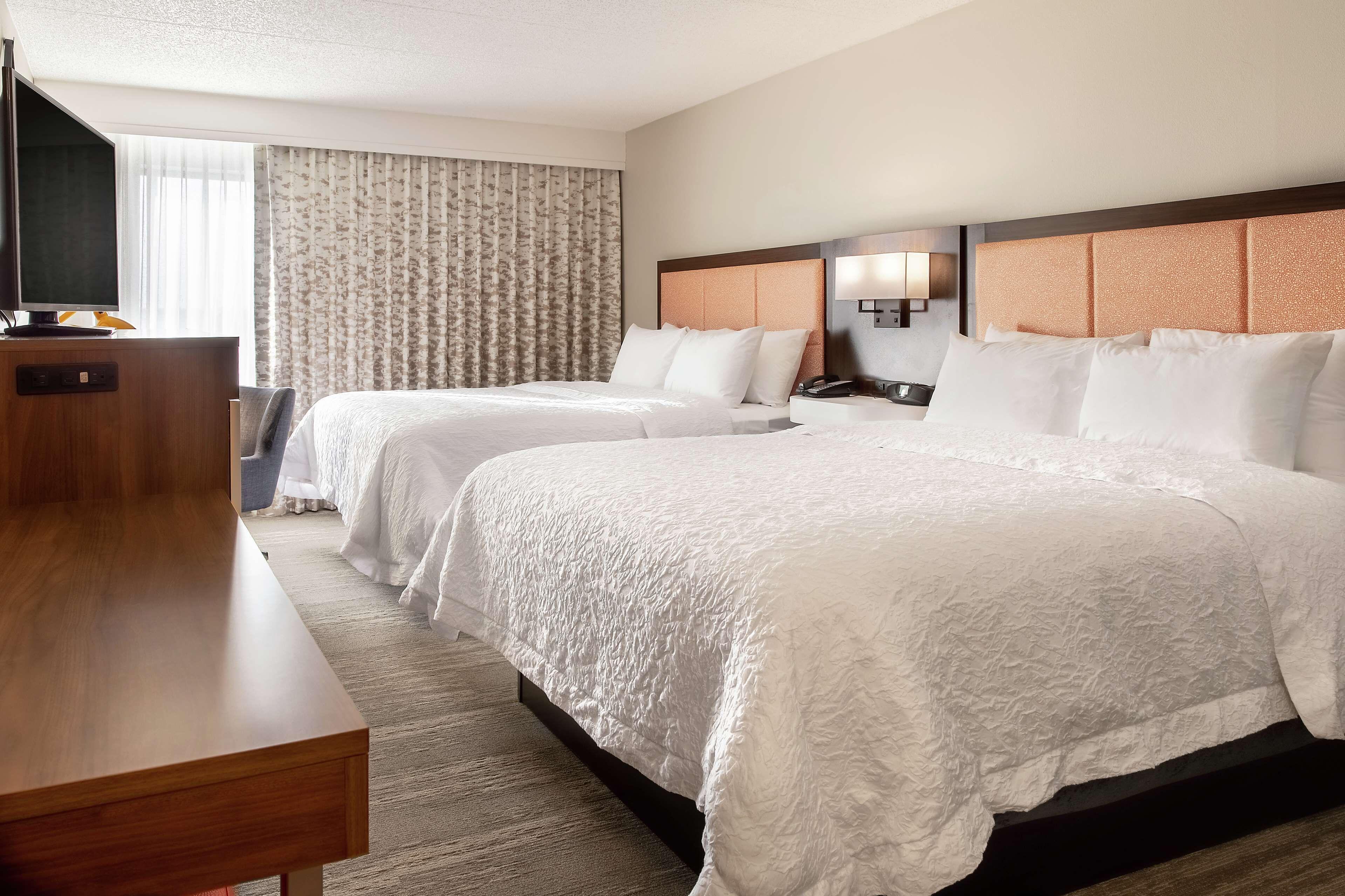 Queen Room Two Queen Beds Hearing Access