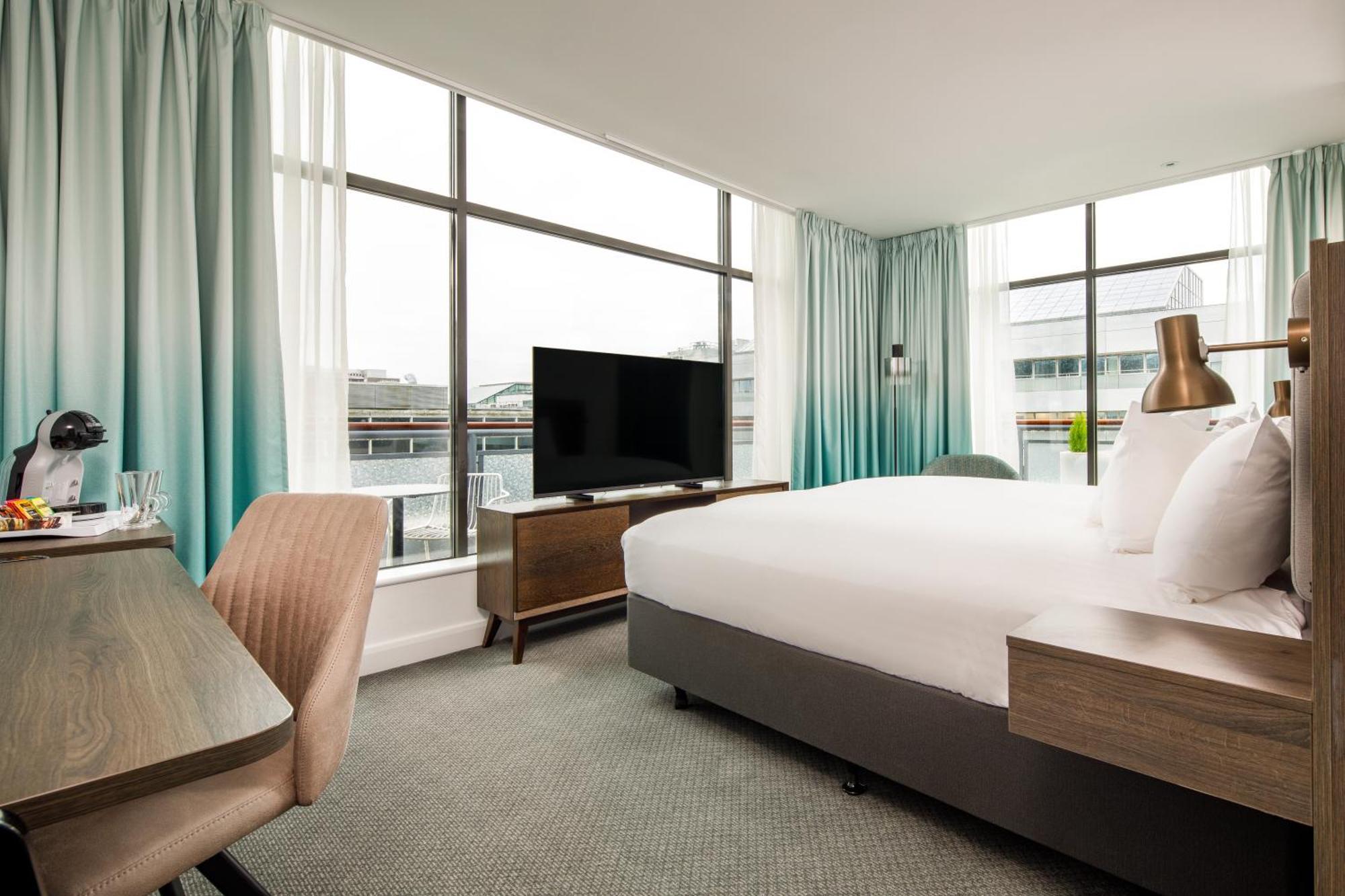 Premium Super King Room Balcony