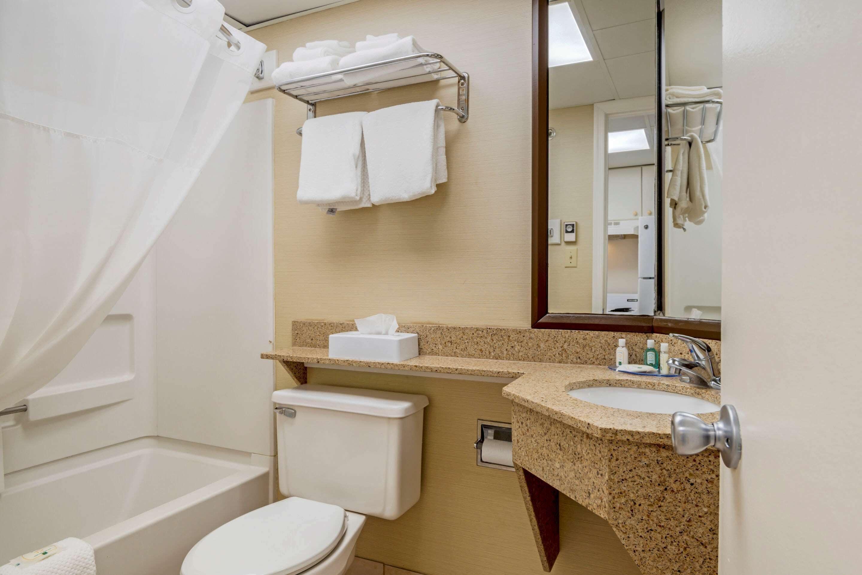 Efficiency Queen Room Two Queen Beds Non-Smoking