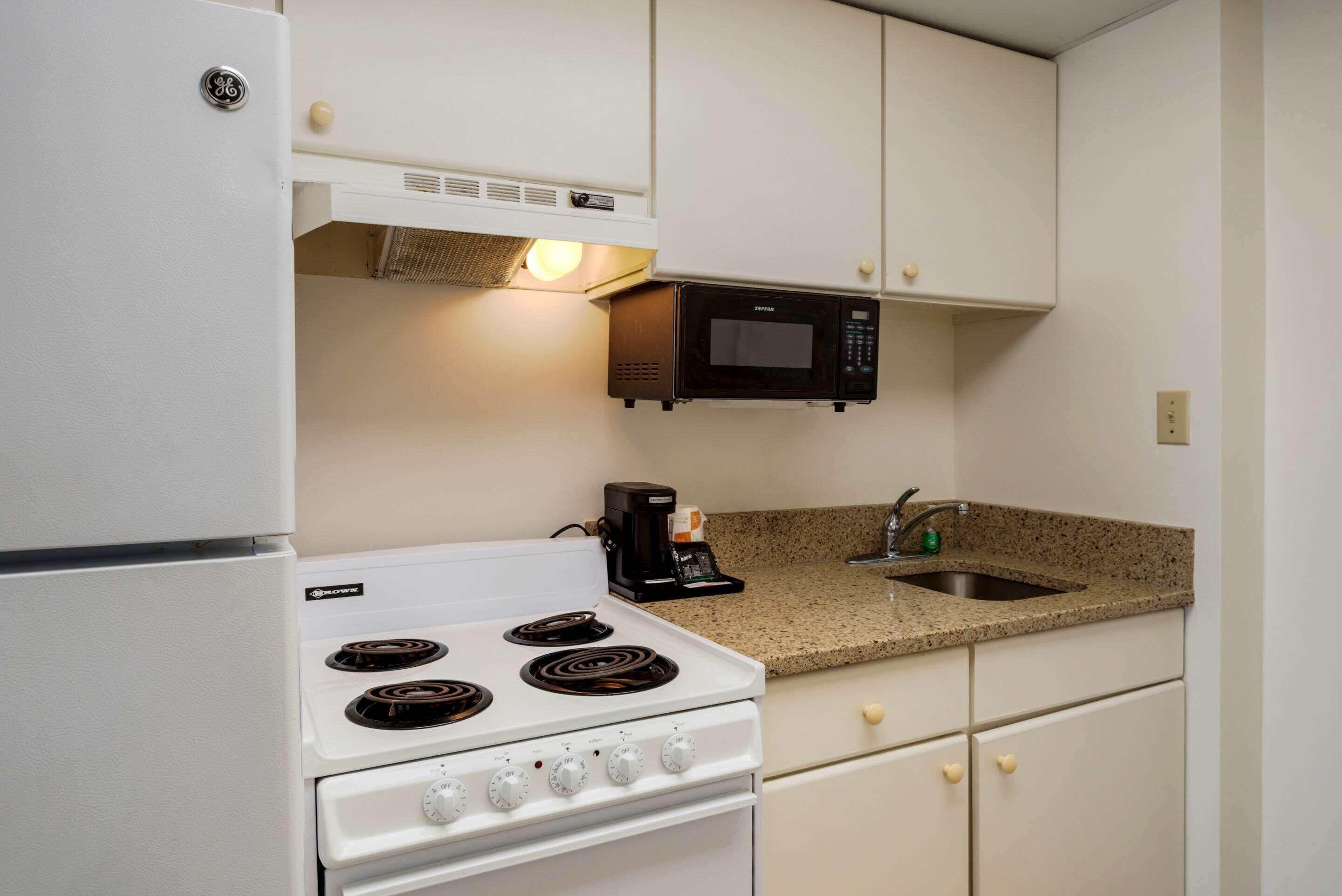 Efficiency Queen Room Two Queen Beds Non-Smoking