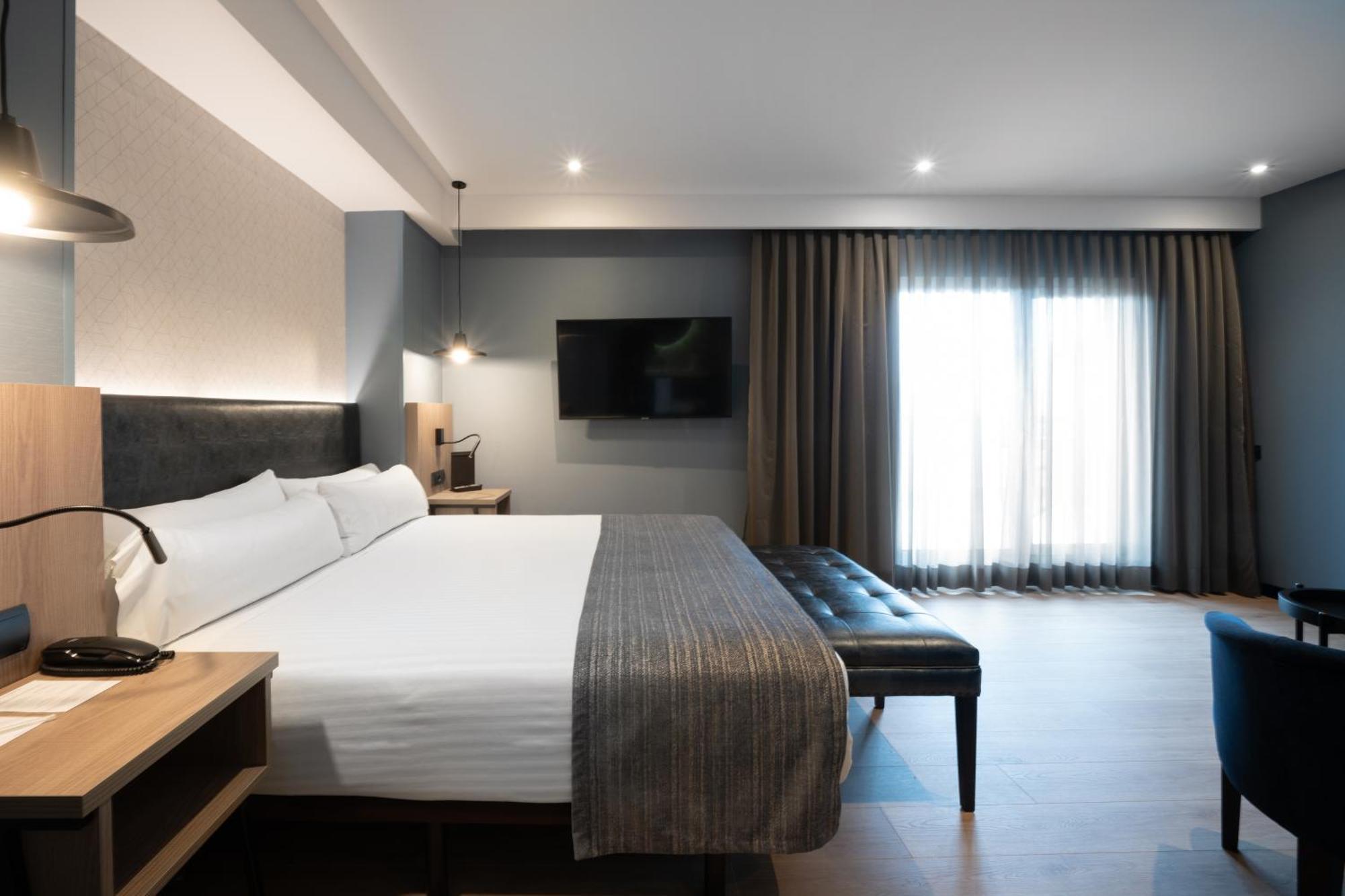 Double or Twin Room Terrace Spa Access
