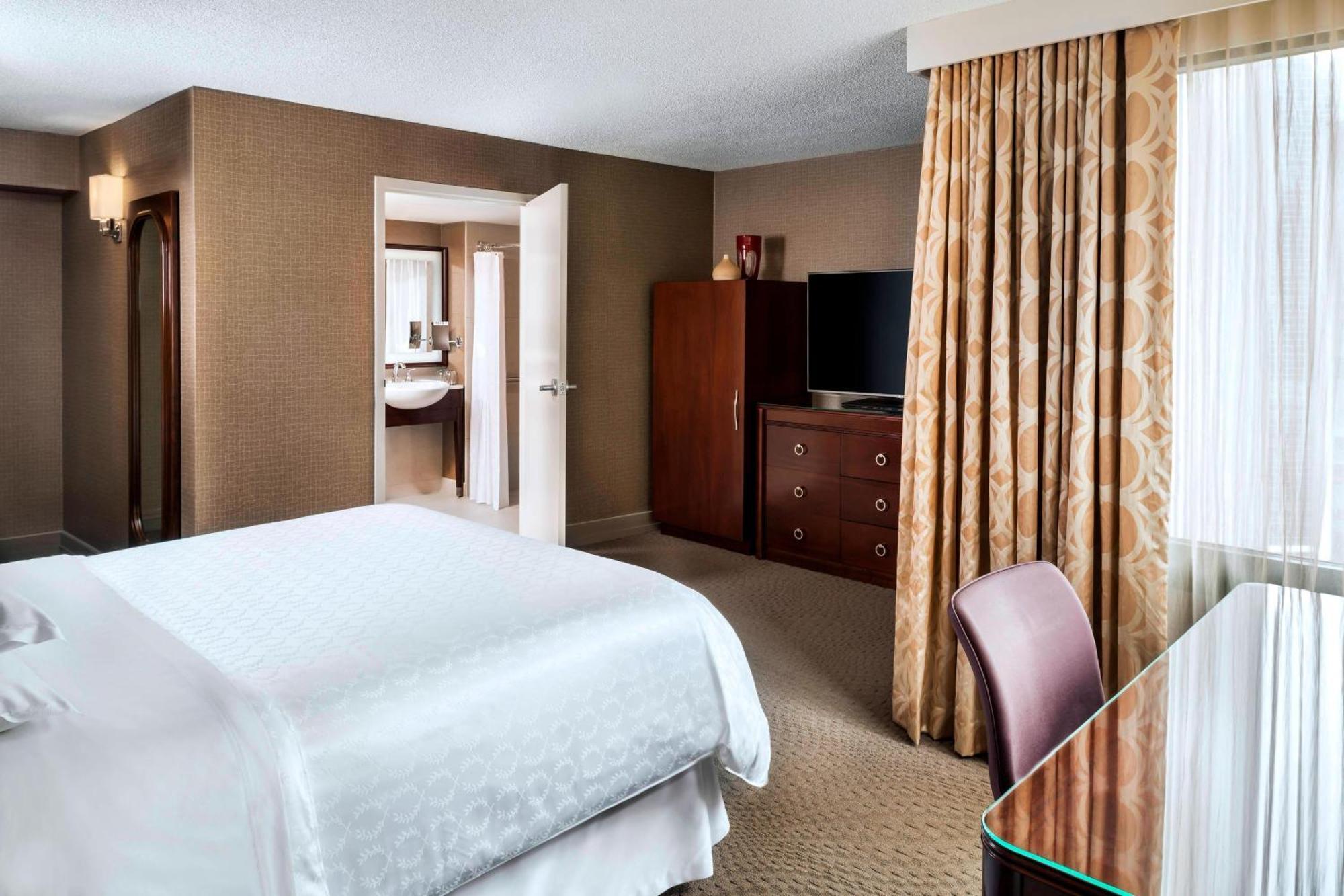 Guest Room, 1 King,1407205319:JPEG