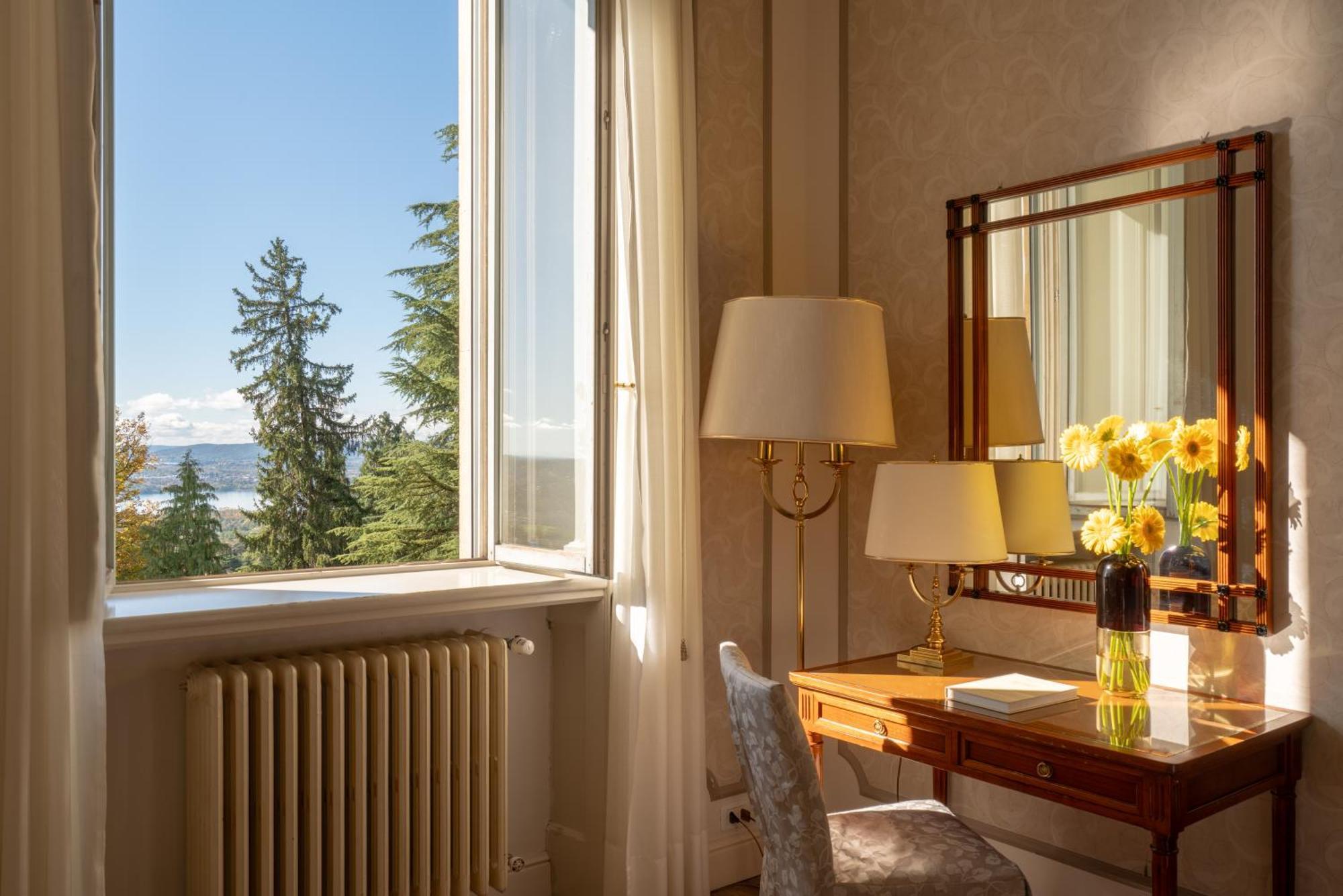 Double Room Lake View