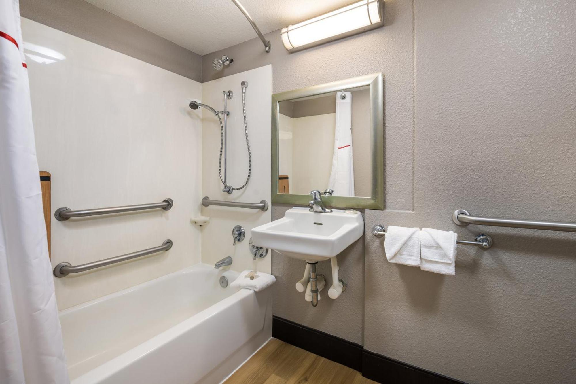 Deluxe King Room Disability Access Smoke