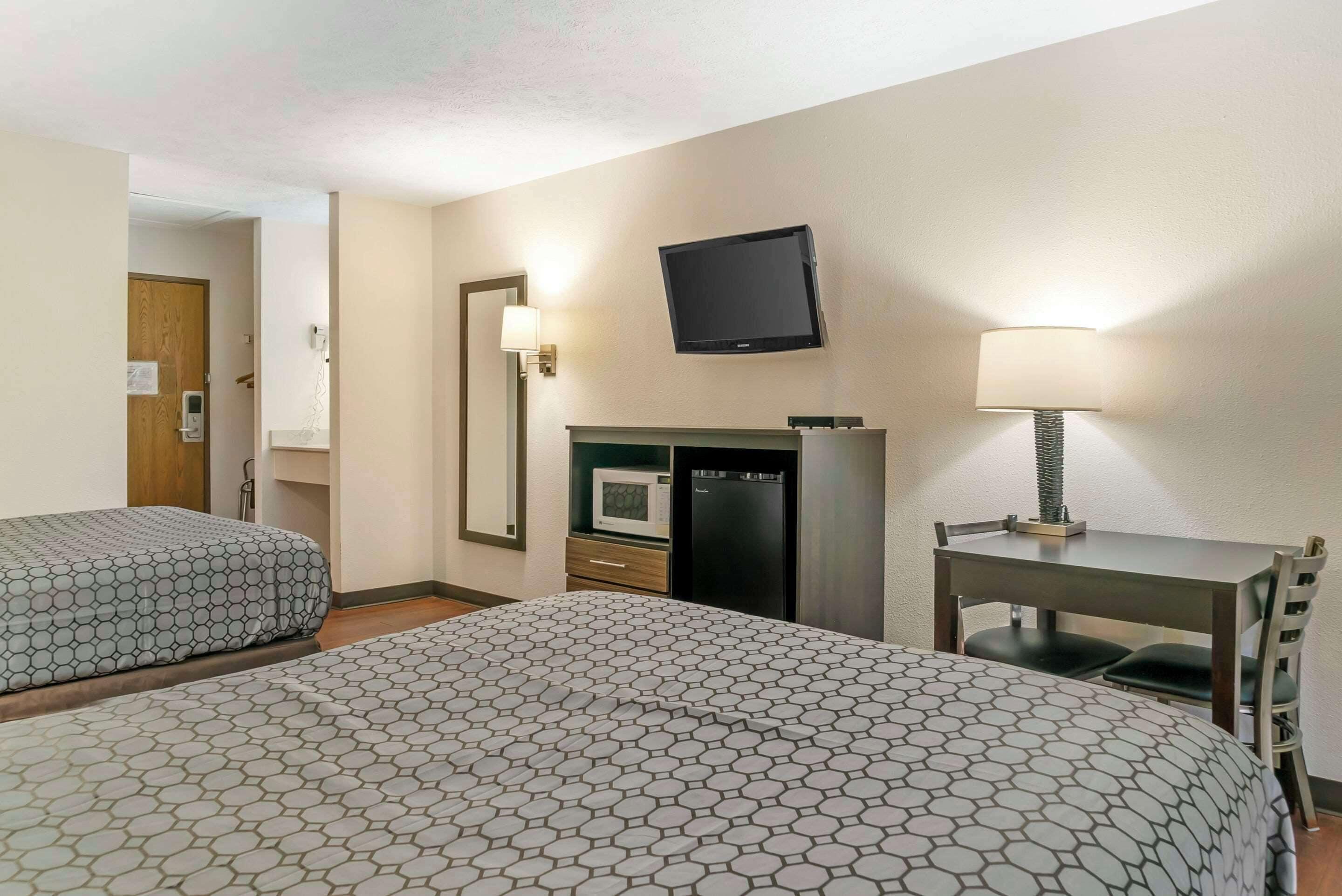 Queen Room Two Queen Beds