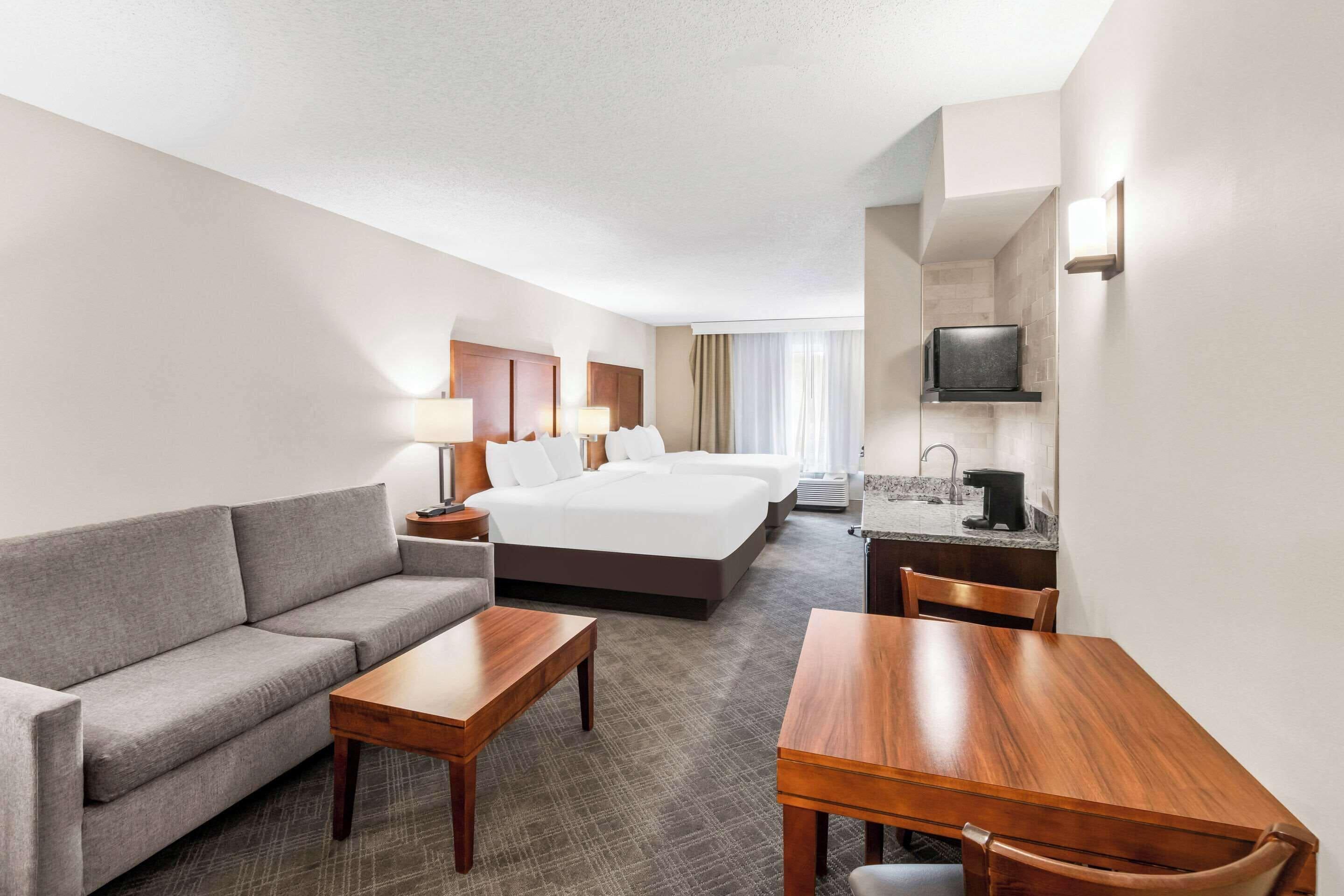 Superior Queen Suite Two Queen Beds Non-Smoking