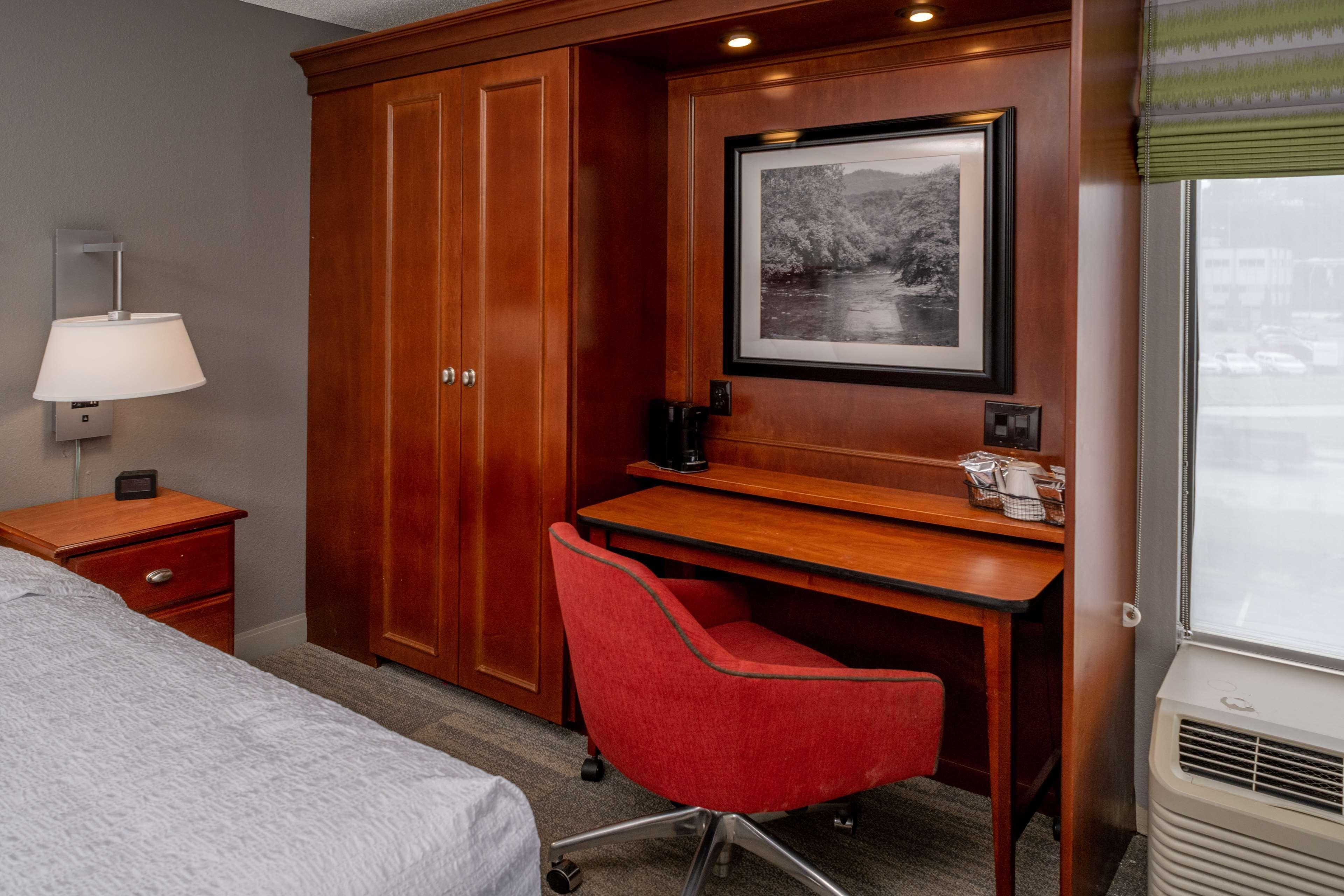 Queen Room Mobility Access or Non-Smoking
