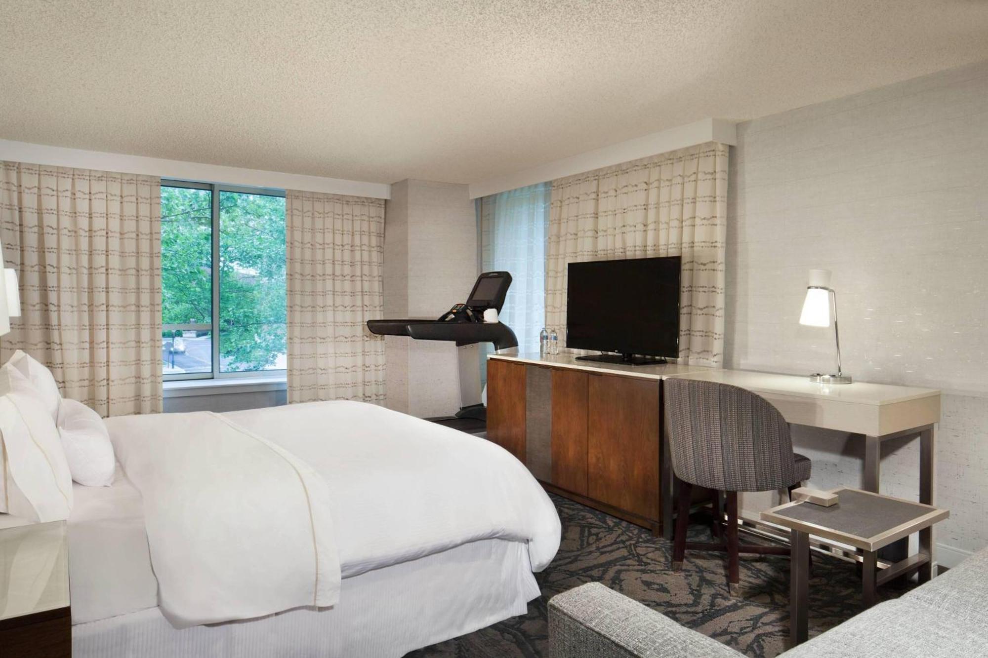 Westin Workout, 1 King Bed,1706617710:JPEG
