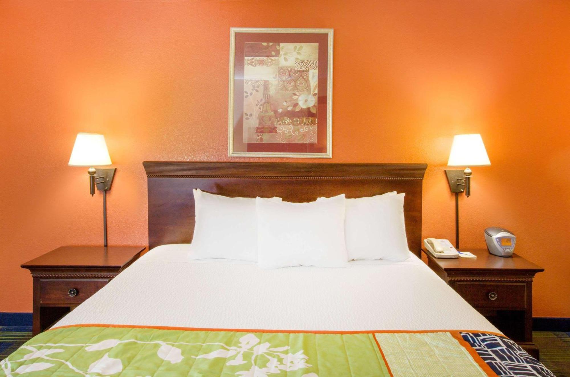 King Room Mobility or Hearing Access or Non Smoking