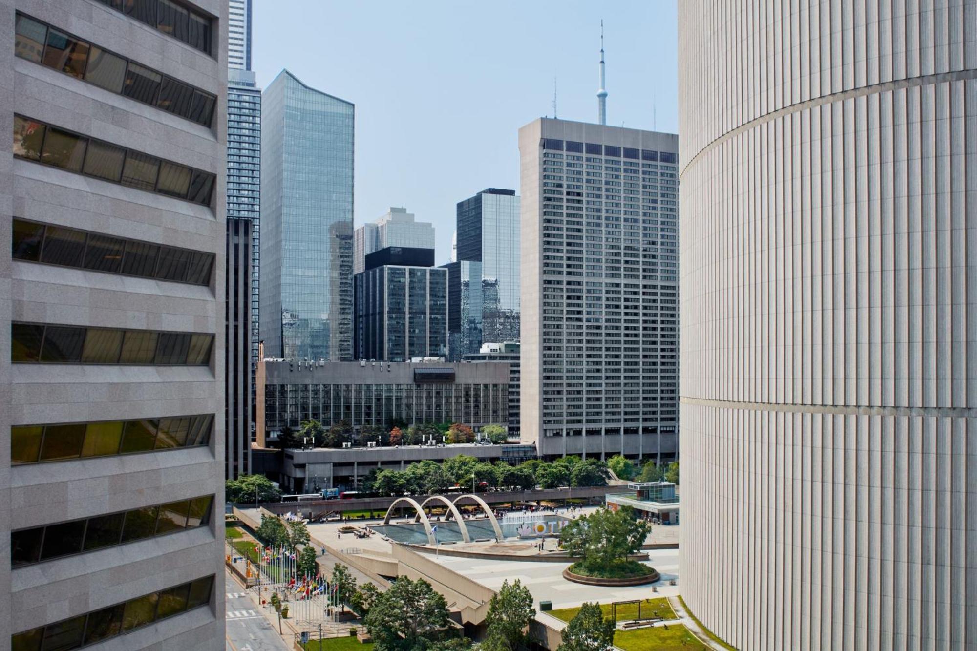 Guest room 1 King Nathan Phillips view City view