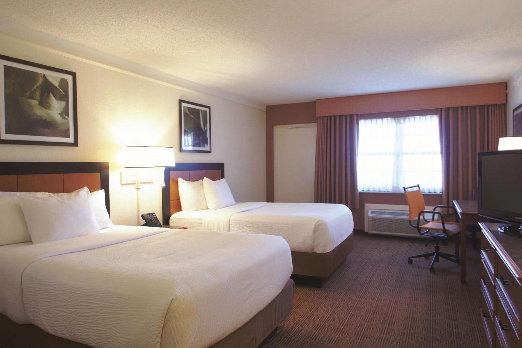 Double Room Two Double Beds Pet Friendly or Non-Smoking