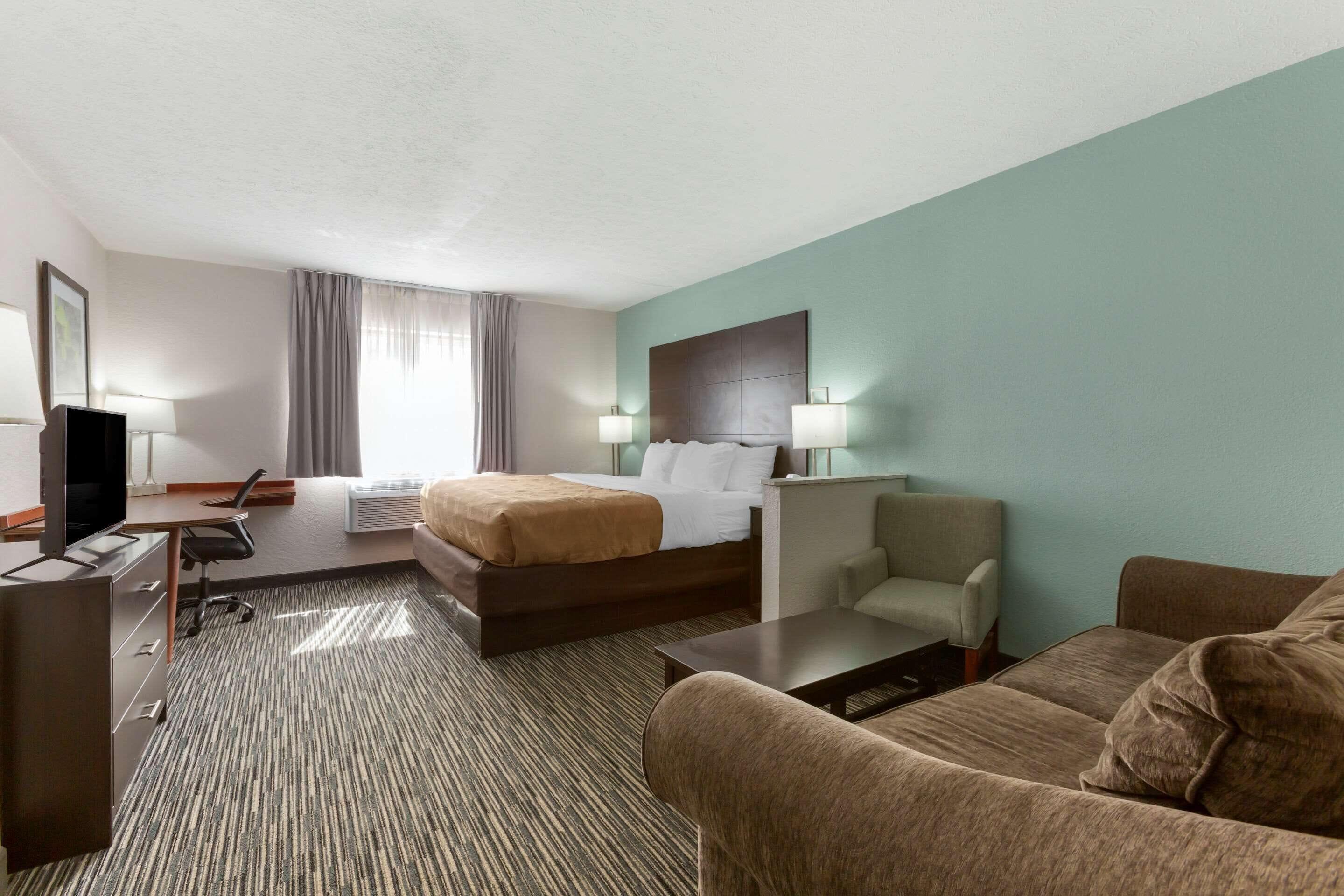 King Room Roll Shower Accessible or Non Smoking