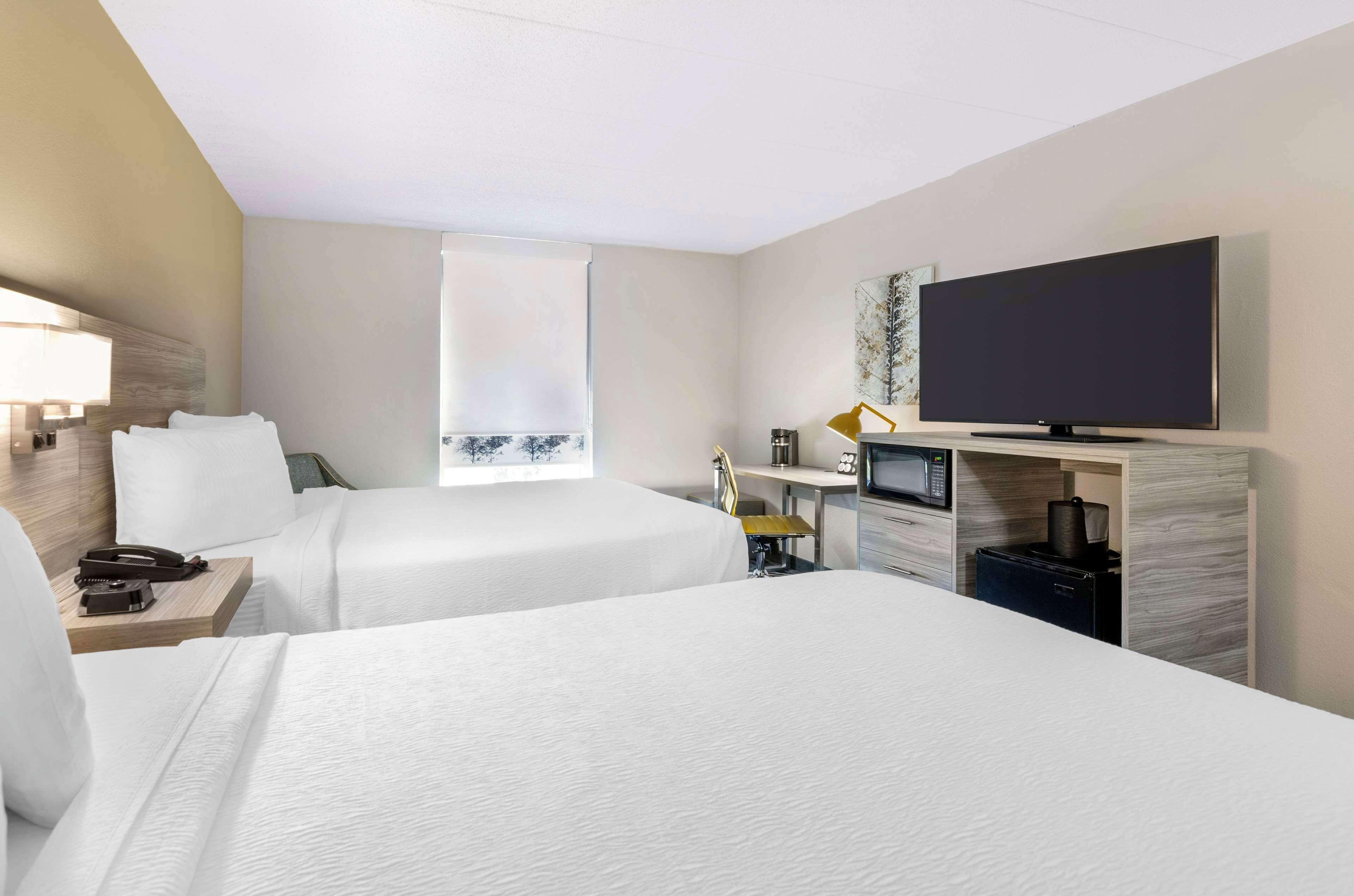Queen Room Two Queen Beds Non-Smoking