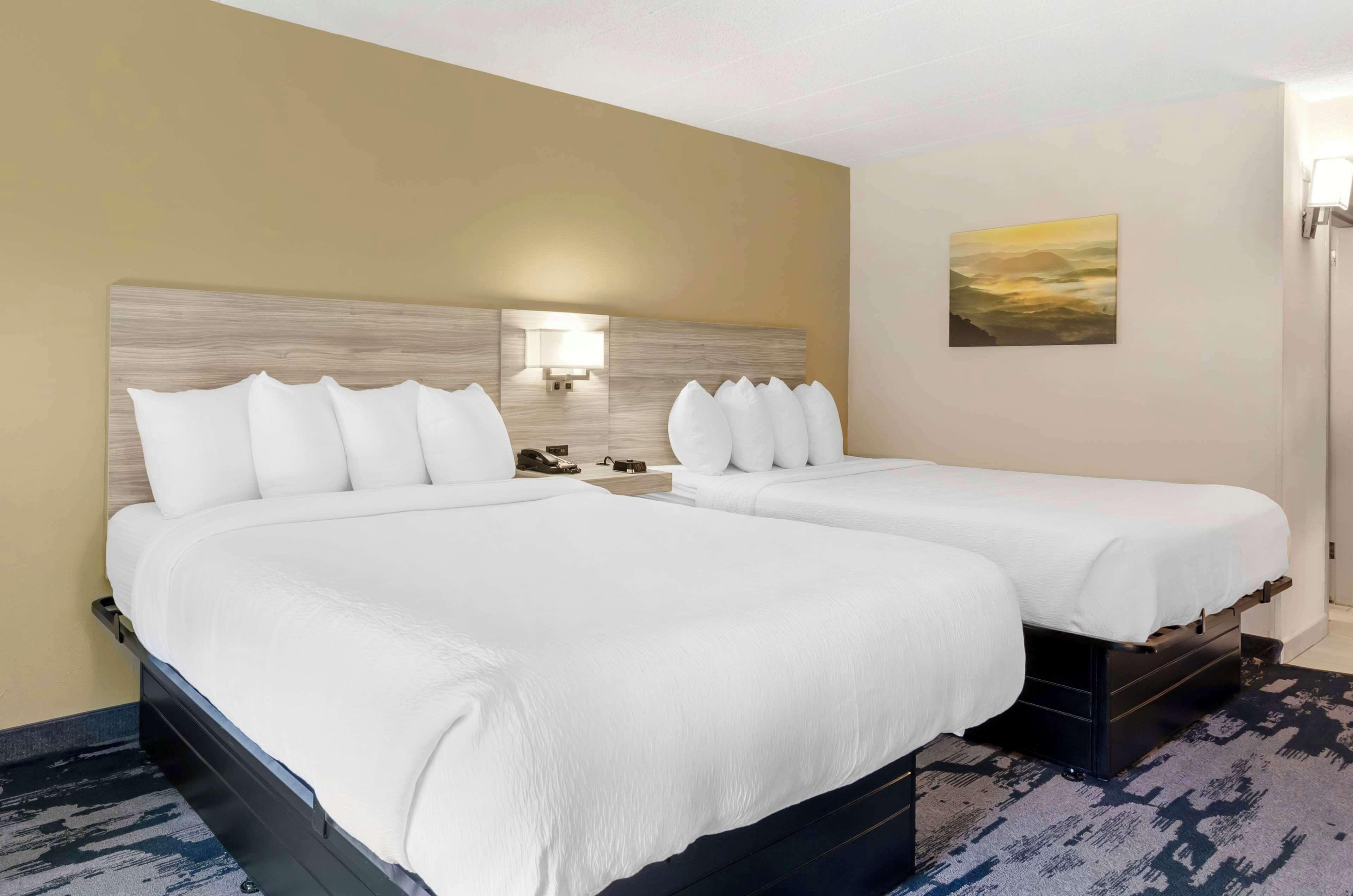 Queen Suite Two Queen Beds
