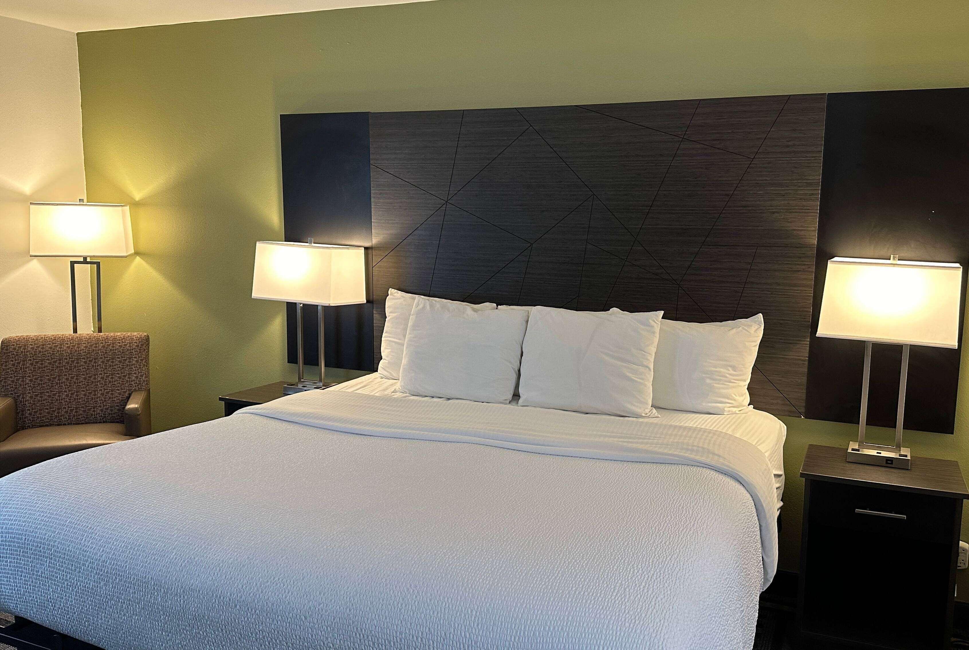 Deluxe King Room