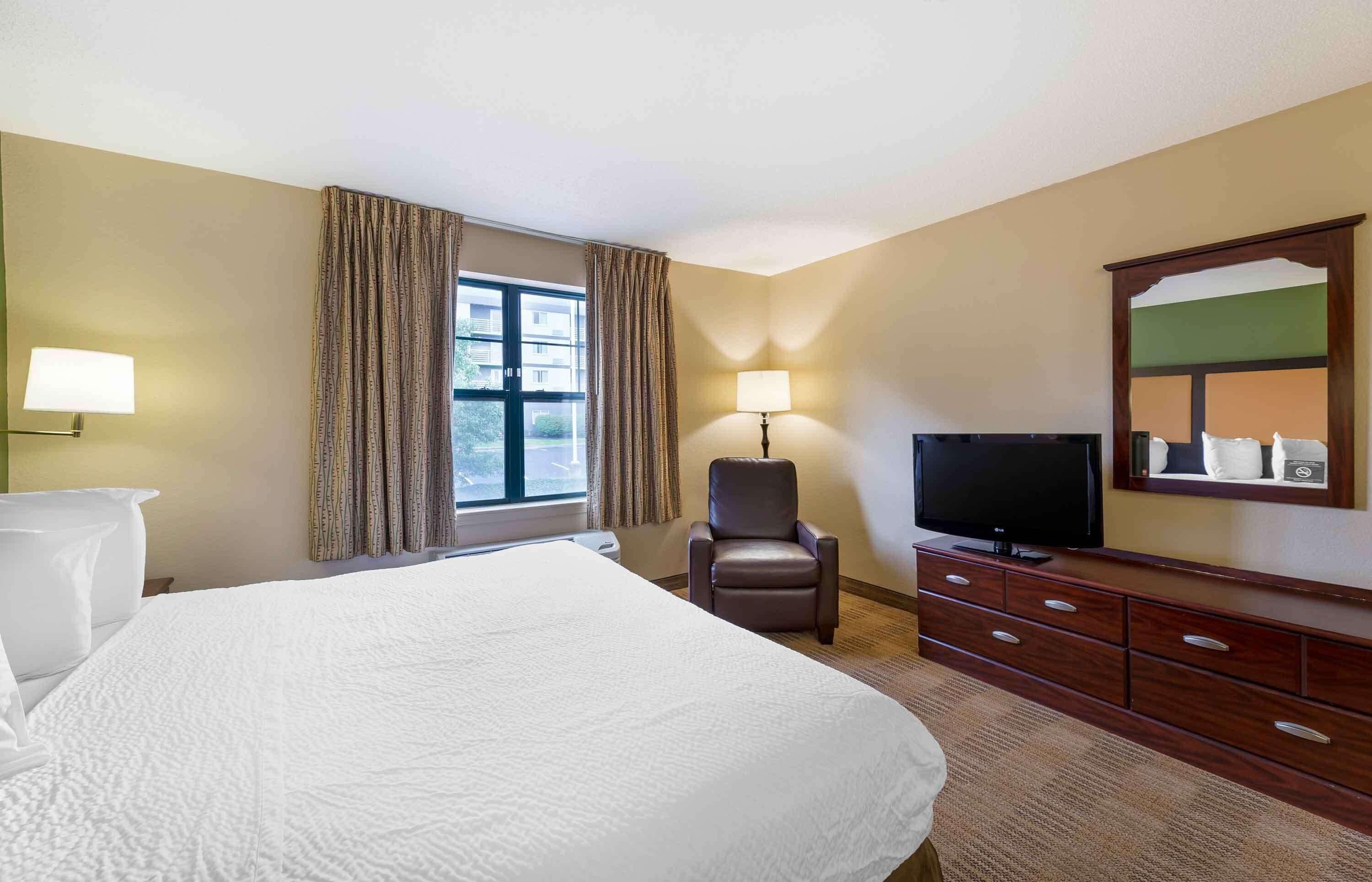 Studio 1 King Bed Non-Smoking