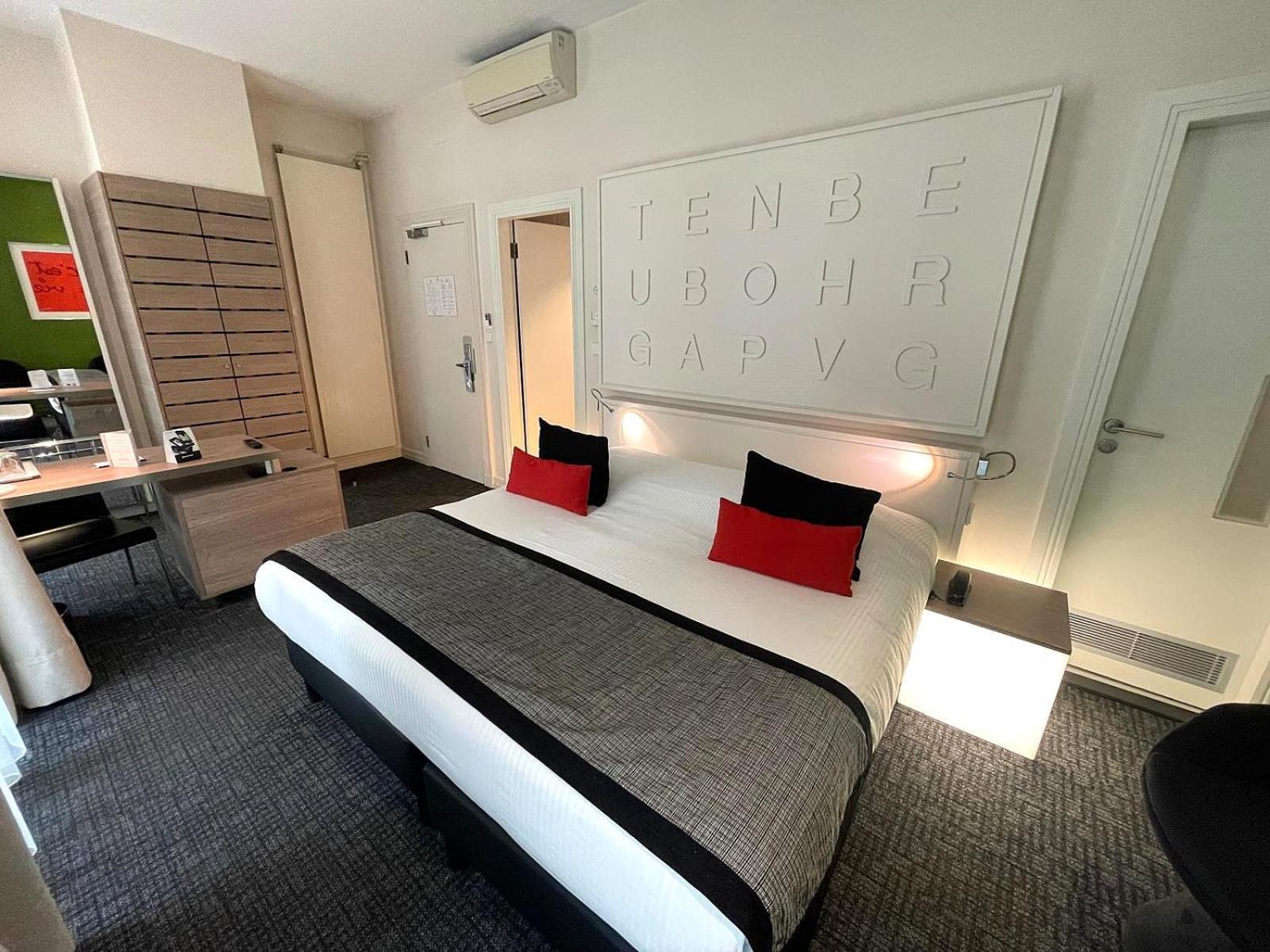 Superior Double Room Balcony Cathedral View