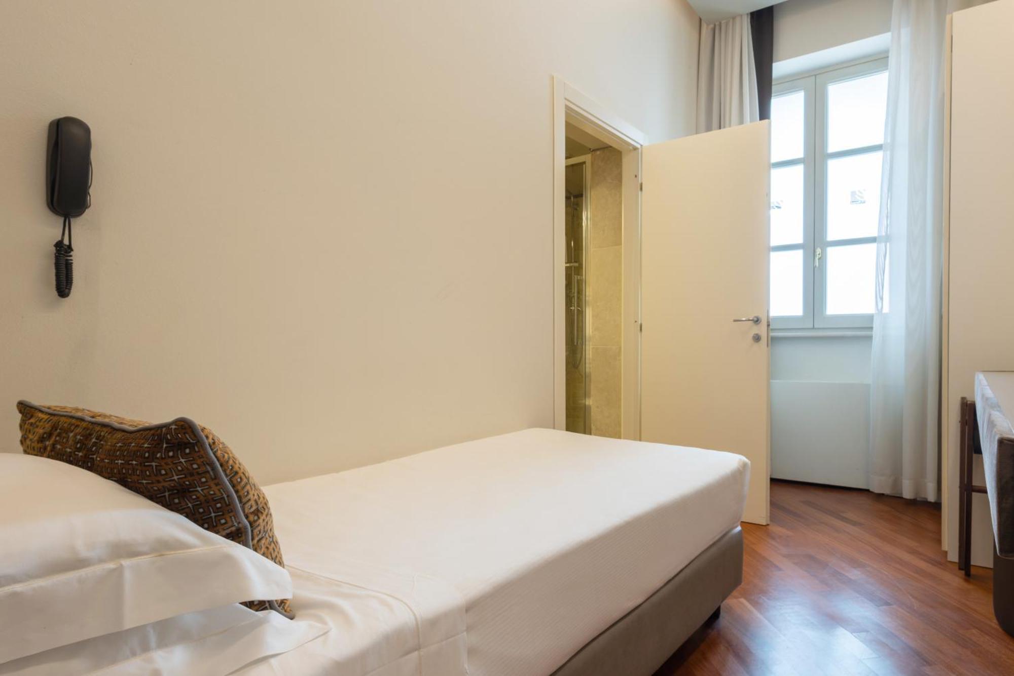 Single Room,1706782004:JPEG