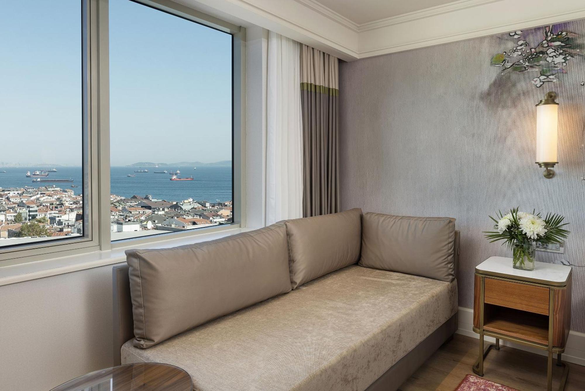 Deluxe Double or Twin Room Sea View