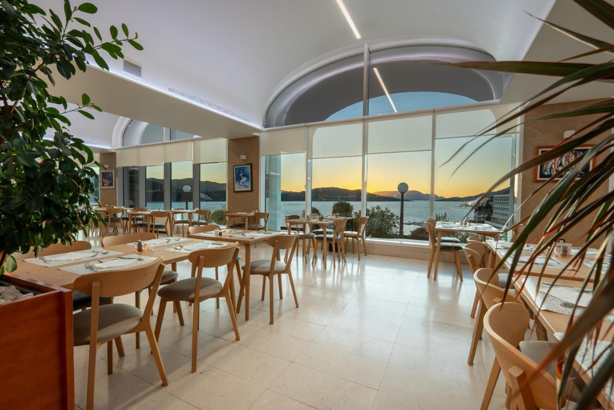 Standard Double or Twin Room Balcony