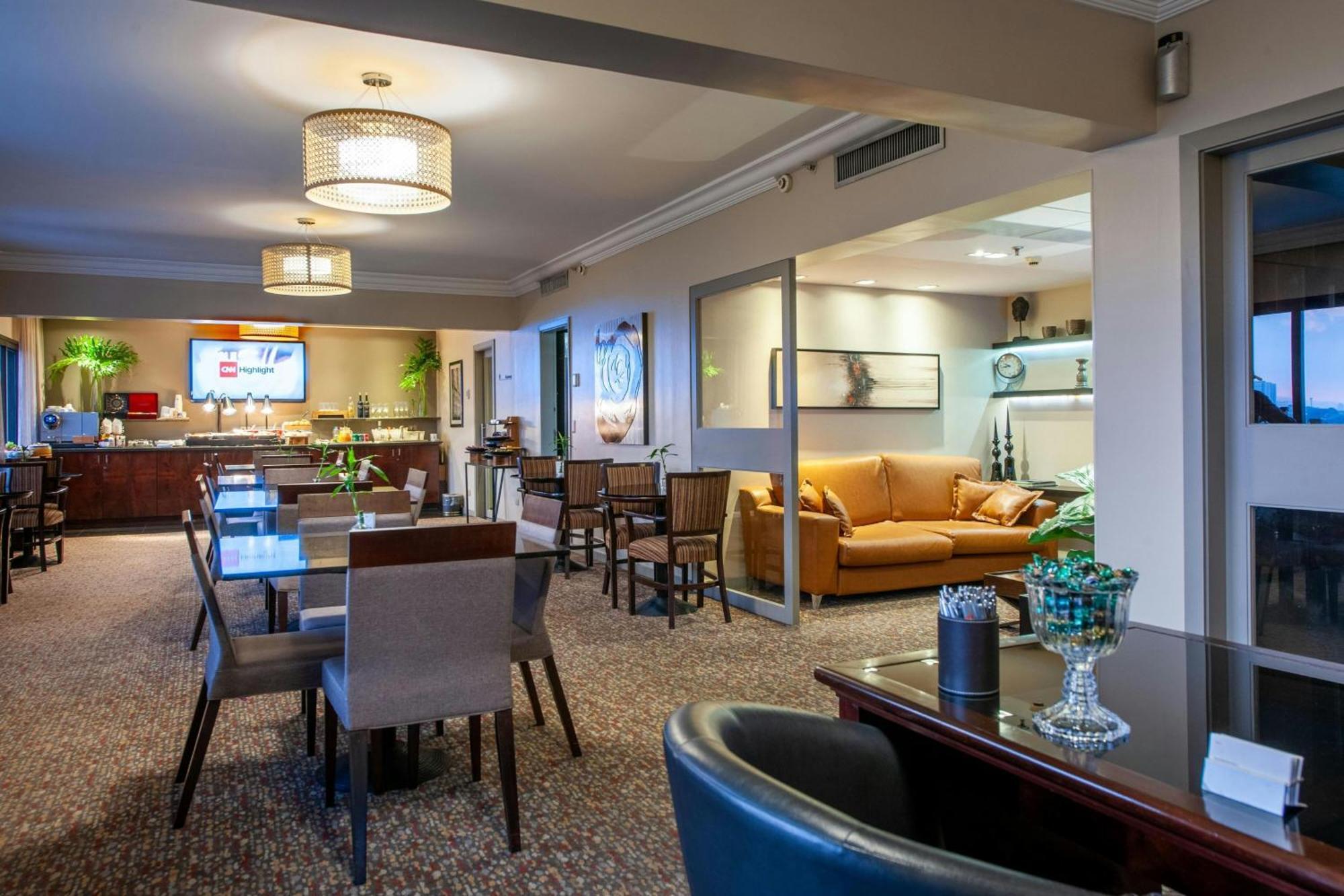 Executive Guest Room Lounge Access