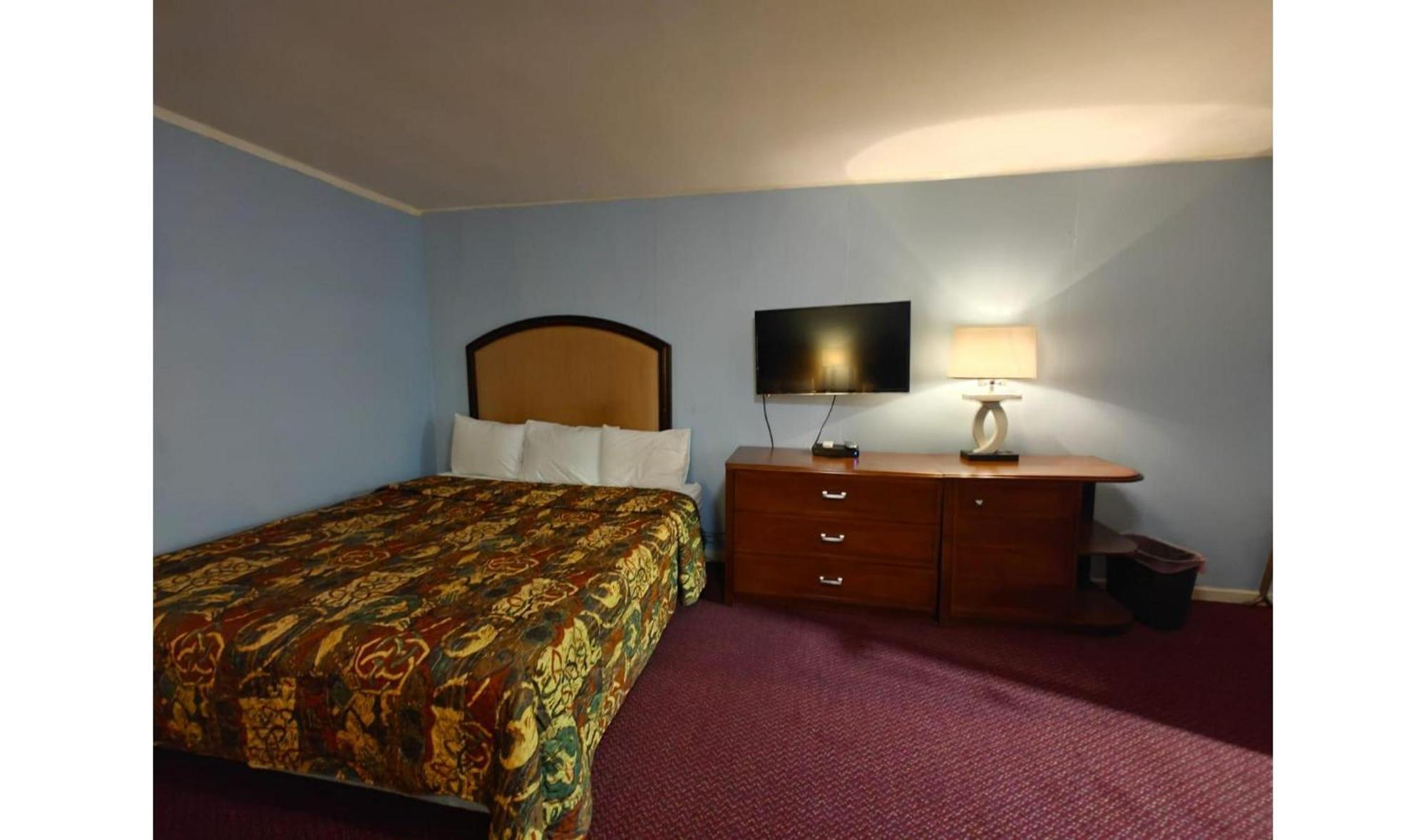 Full Bed Non-Smoking