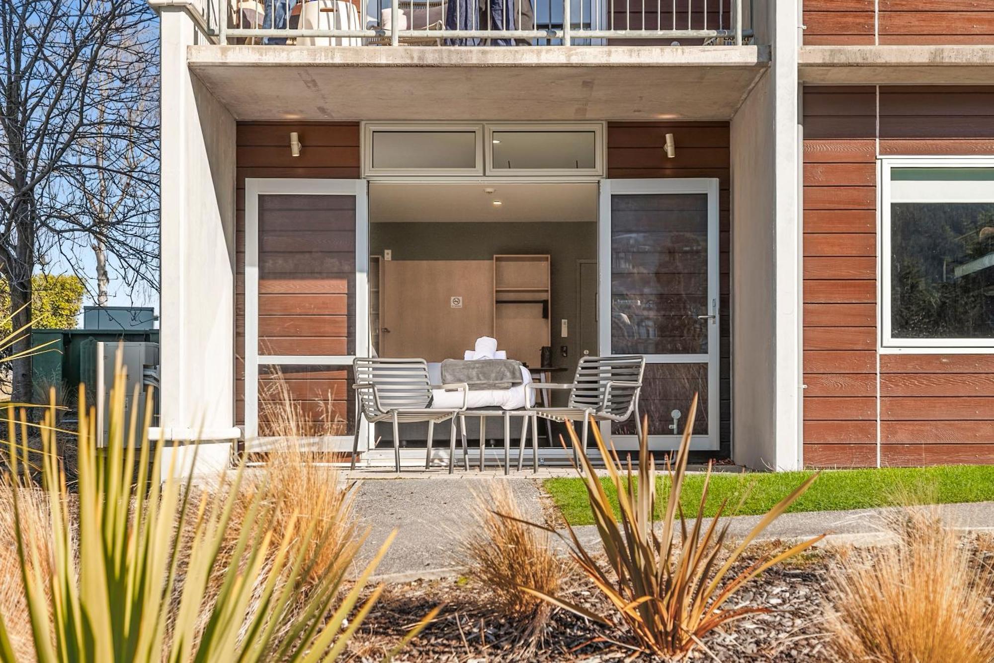 Superior Mountain View One-Bedroom Unit