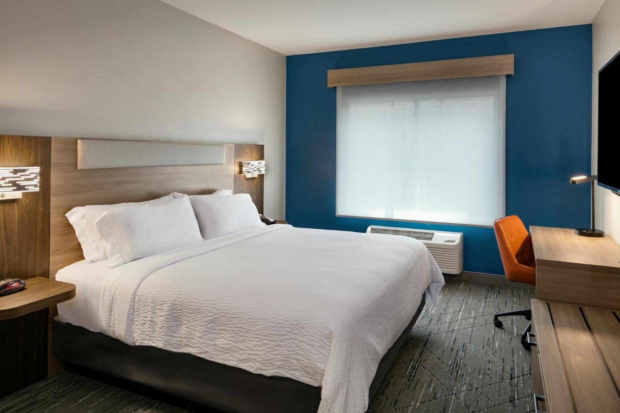 Standard King Room