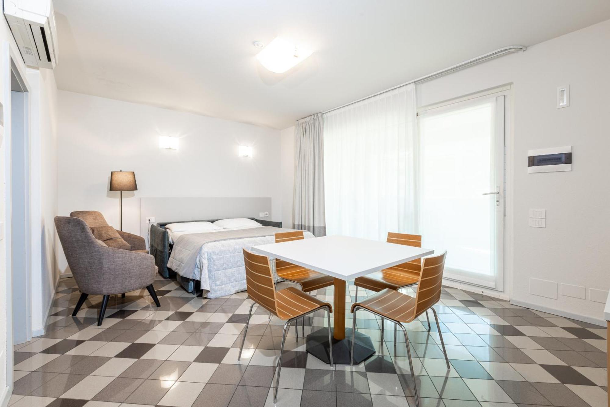 One-Bedroom Apartment