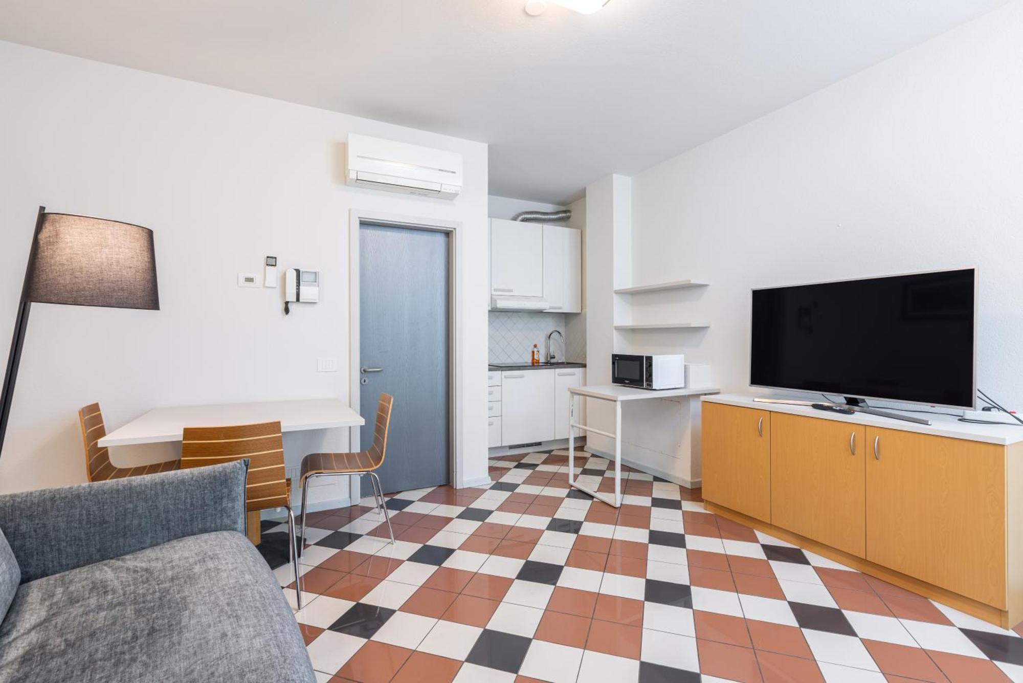 One-Bedroom Apartment