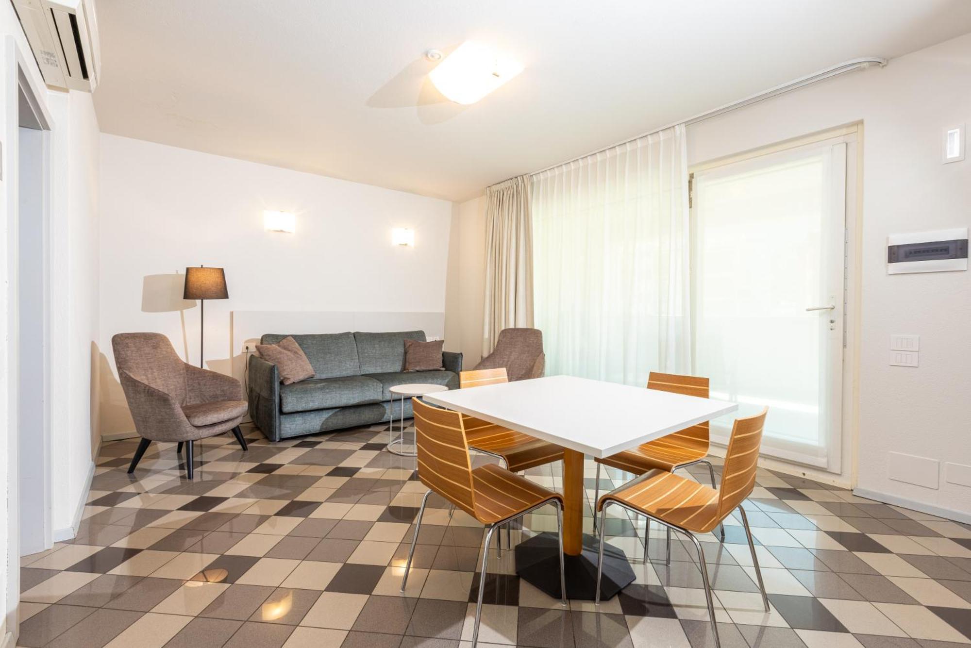 One-Bedroom Apartment