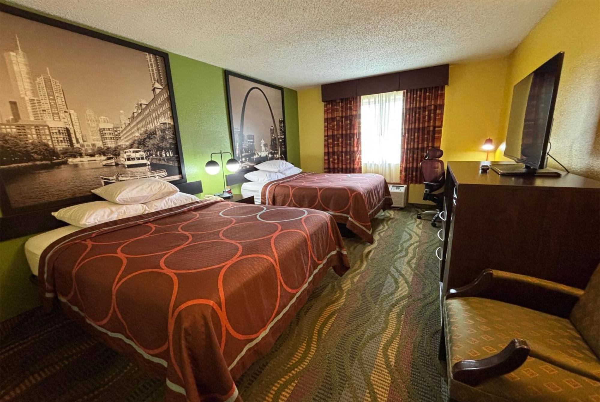 Queen Room Two Queen Beds Non-Smoking