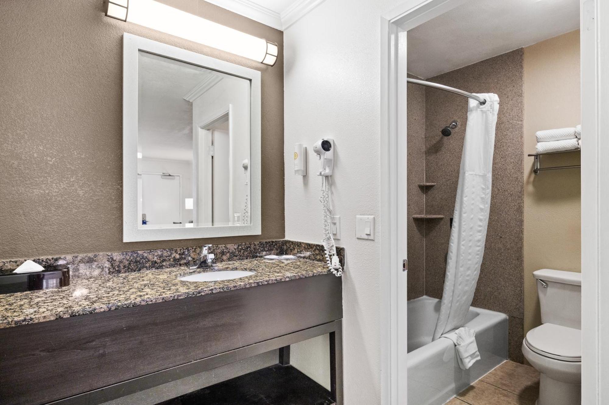 Double Room Two Double Beds Non-Smoking