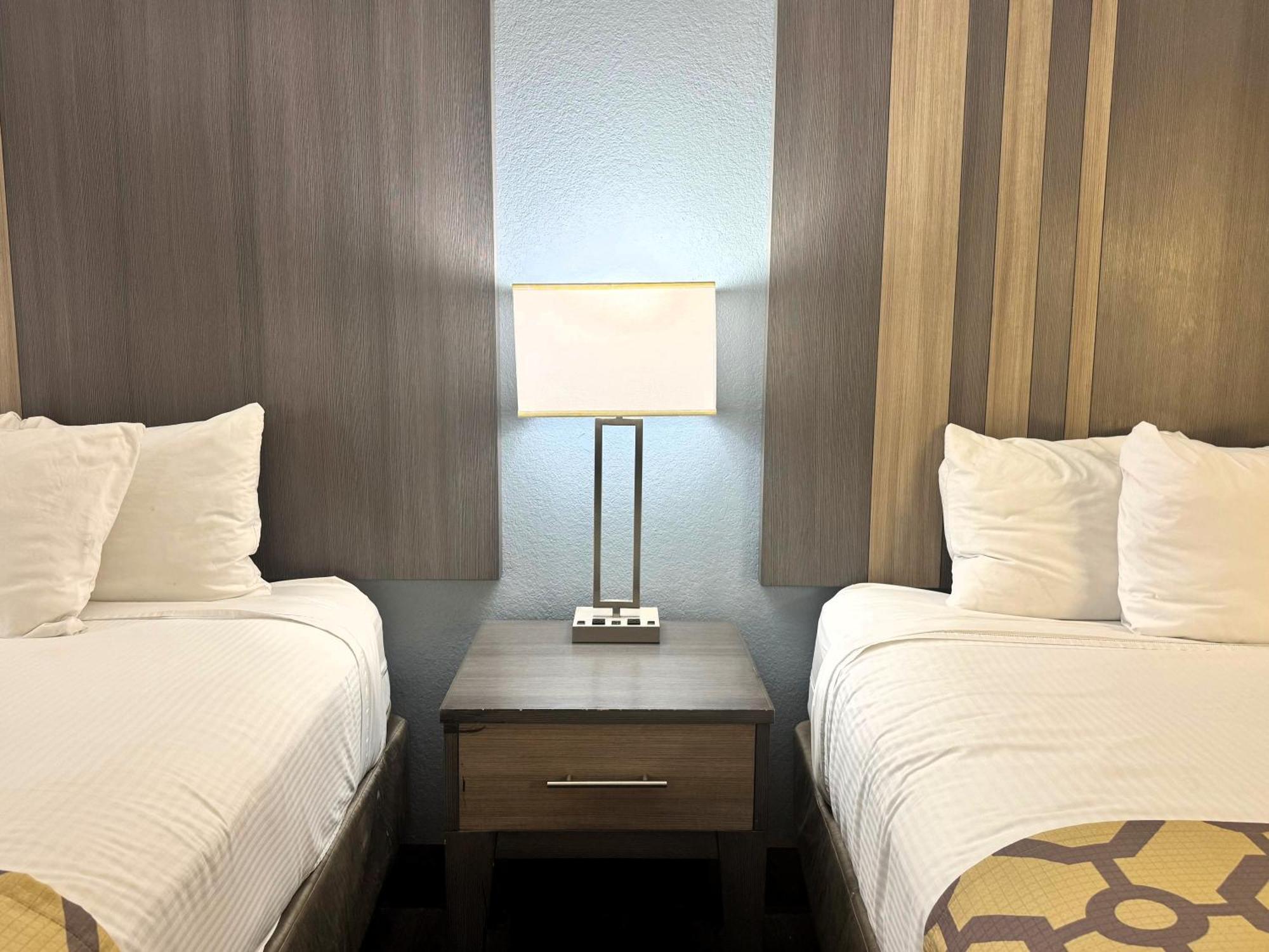 Two Queen Beds Non-Smoking