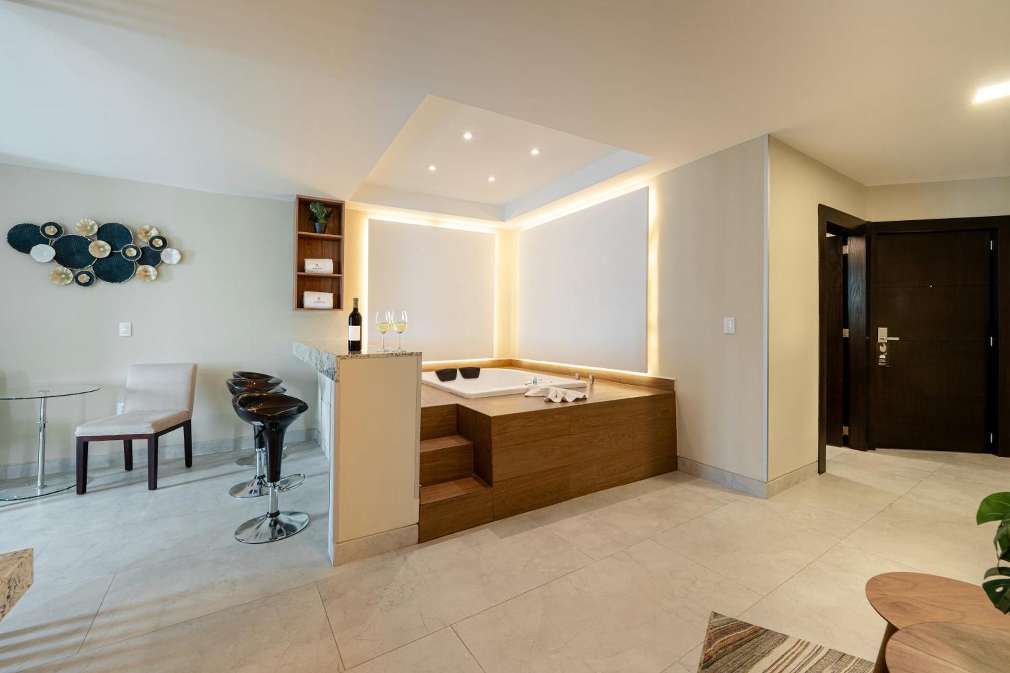 Superior King Suite
