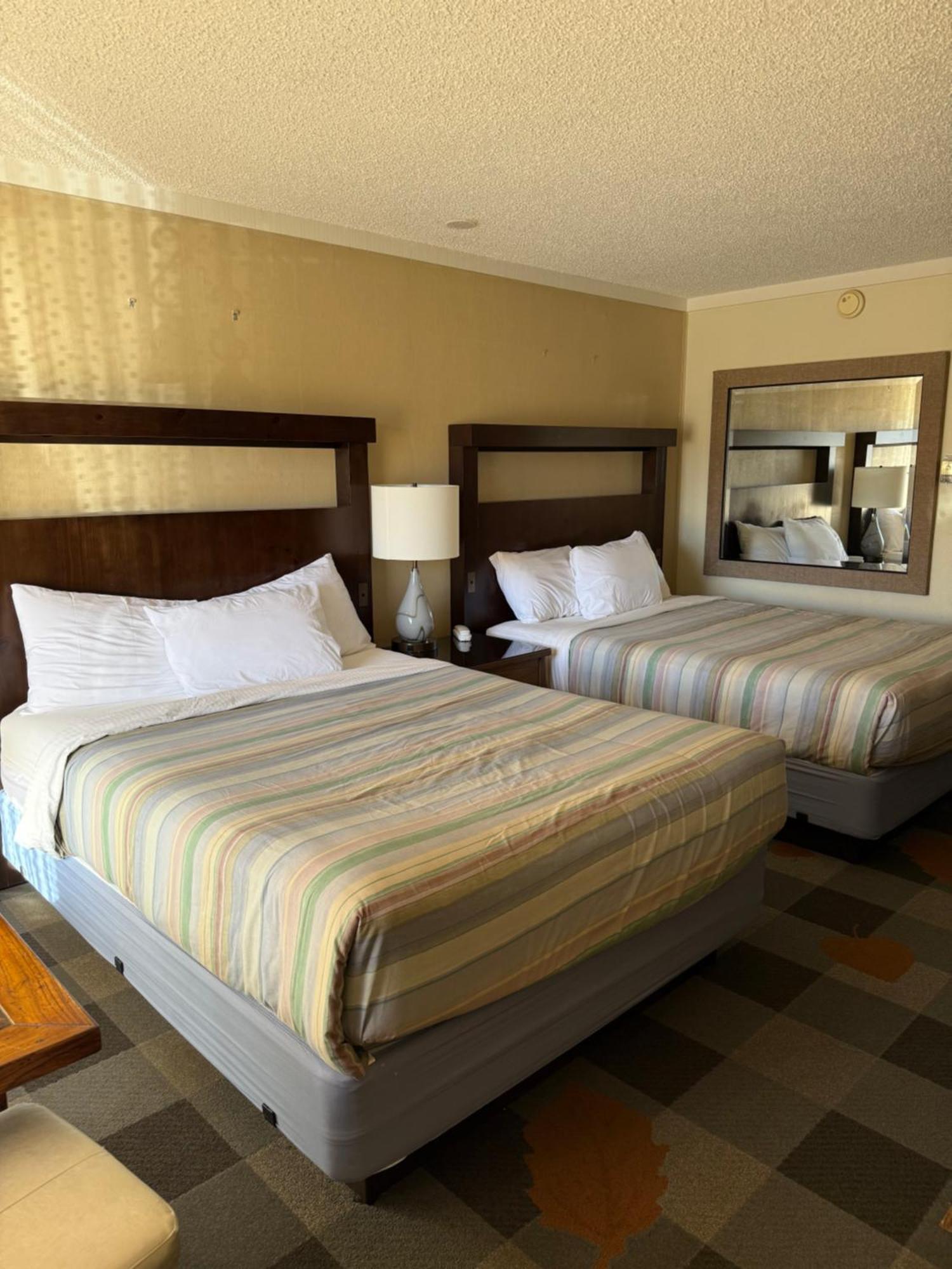 Deluxe Queen Room