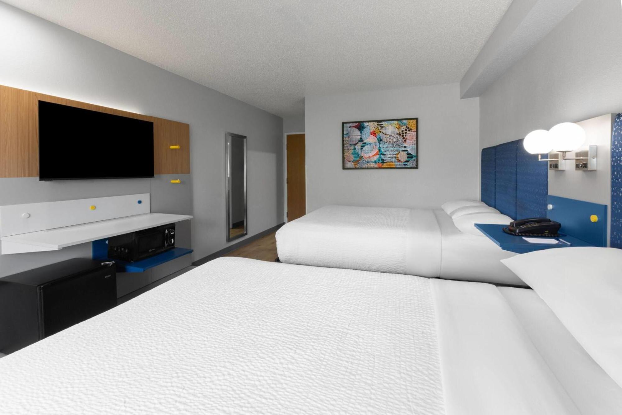 Queen Room Two Queen Beds Non-Smoking