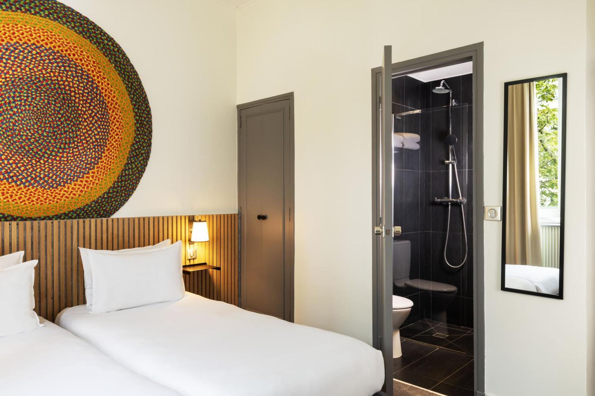 Twin Room Shower