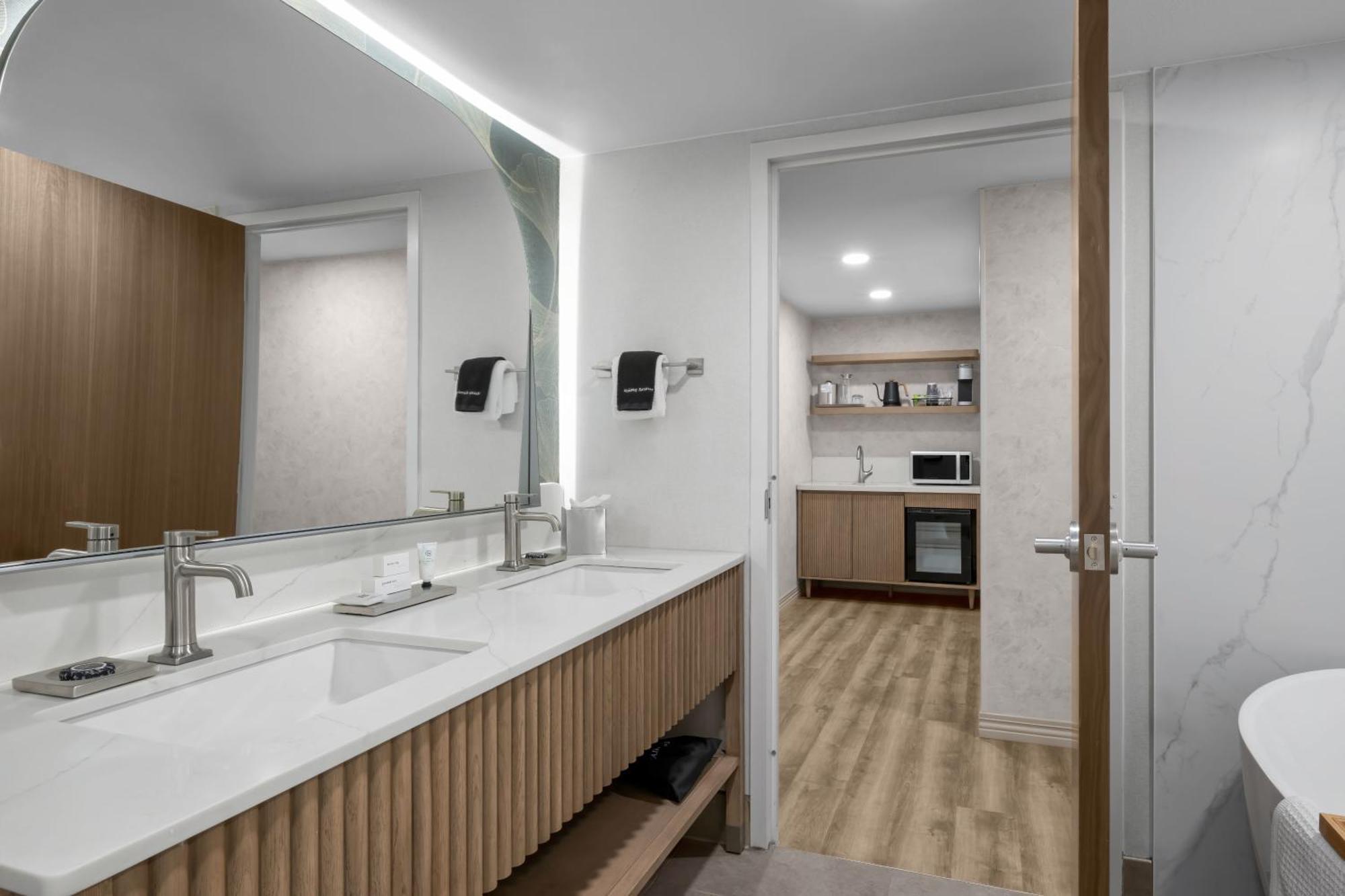 Premier Executive Suite Parlor