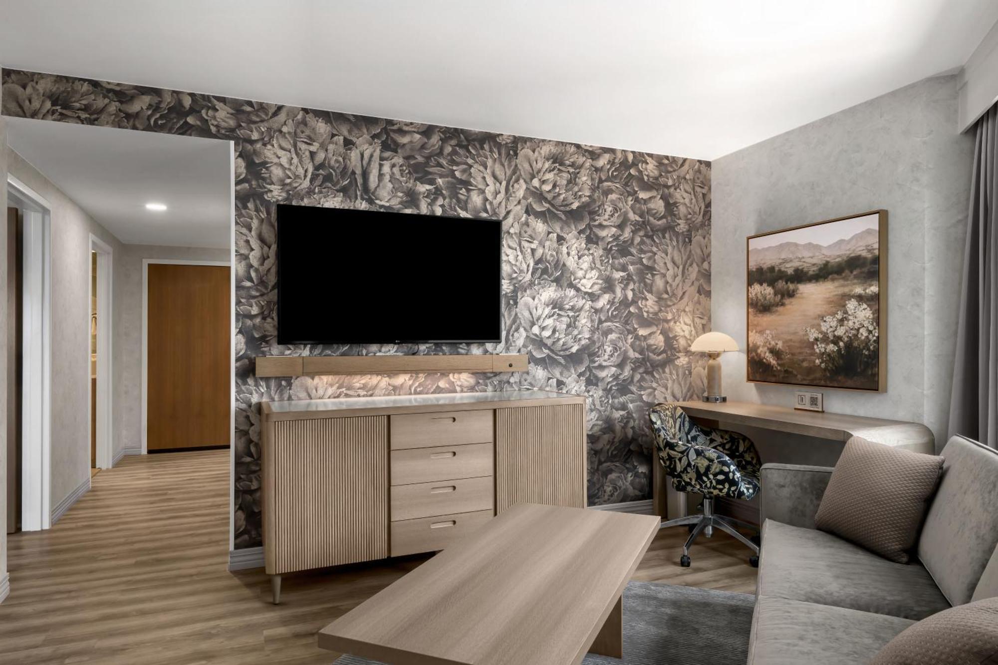 Premier Executive Suite Parlor
