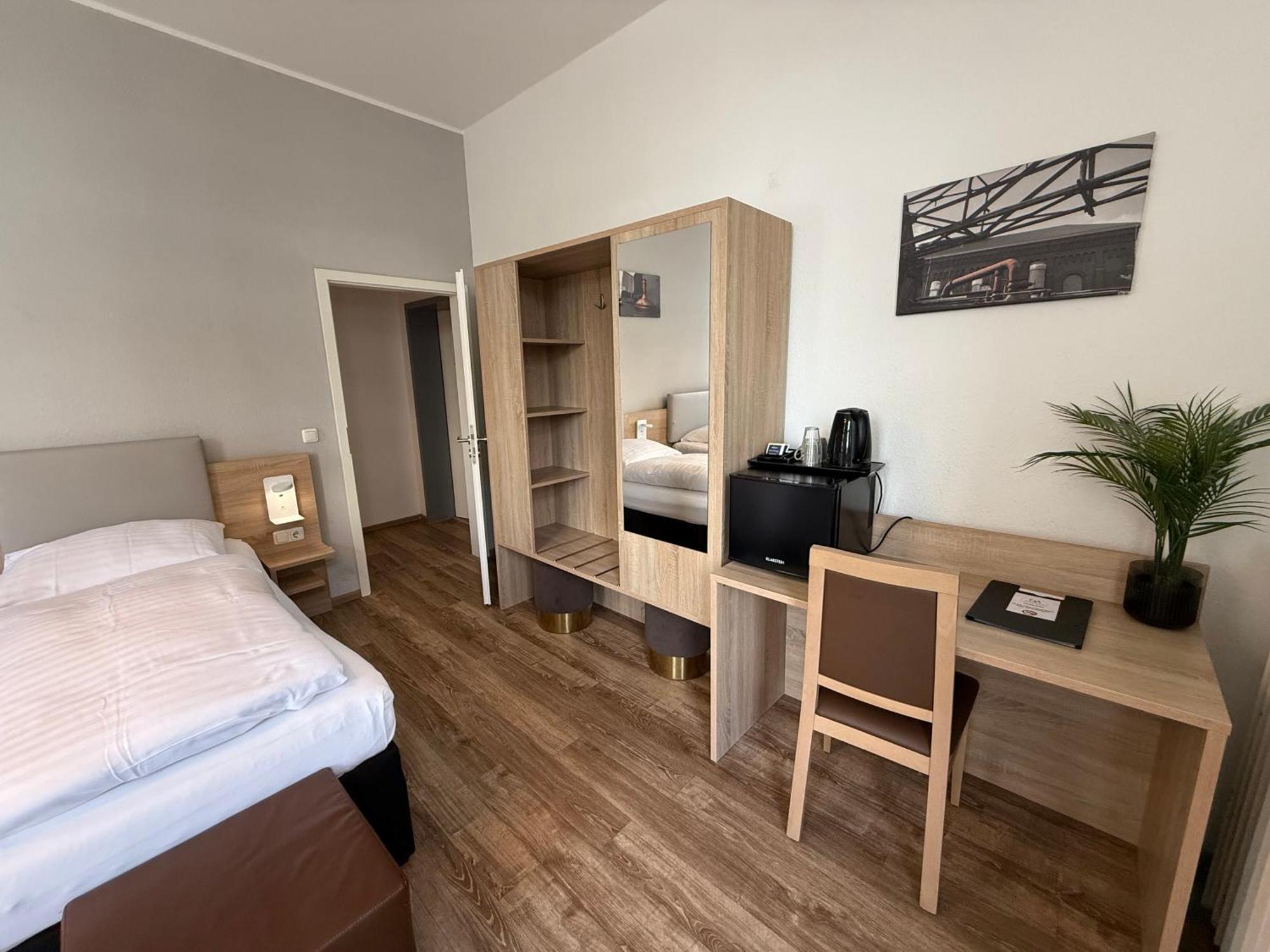 Standard Single Room,1706904561:JPEG