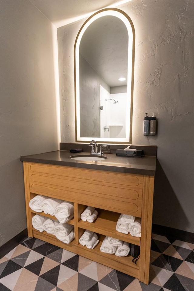 Standard Double Suite