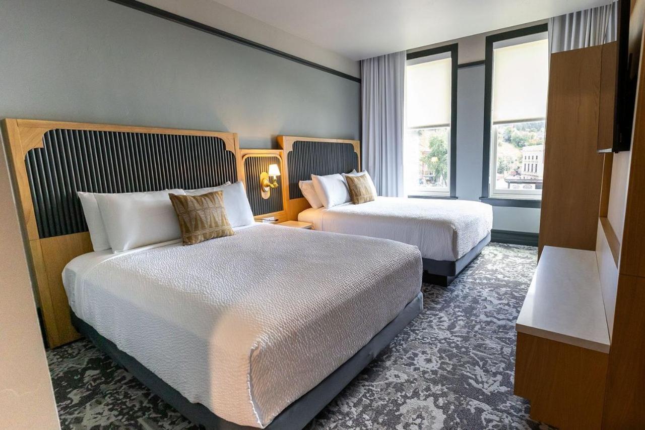 Queen Room Two Queen Beds
