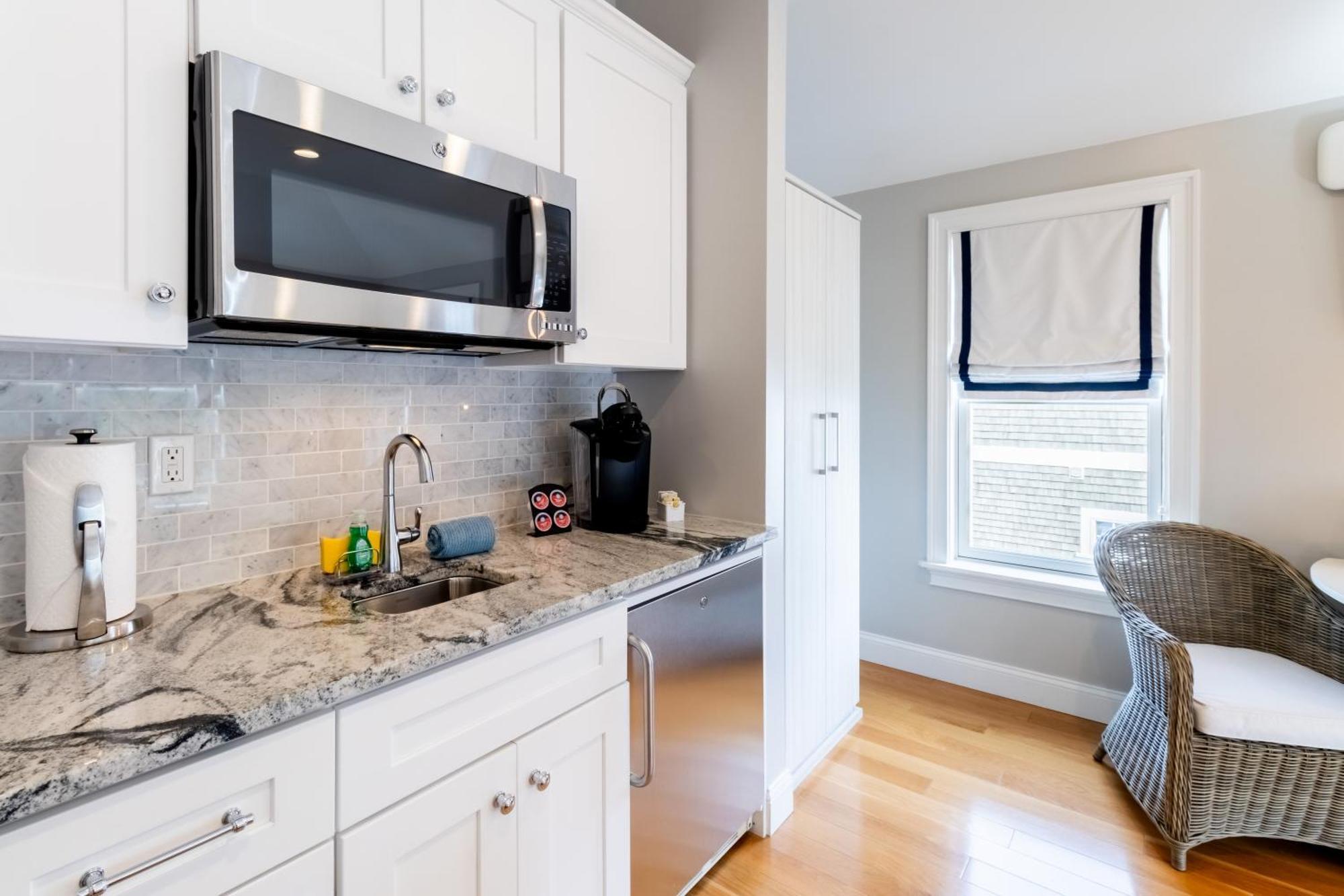 Deluxe King Studio Not Pet Friendly