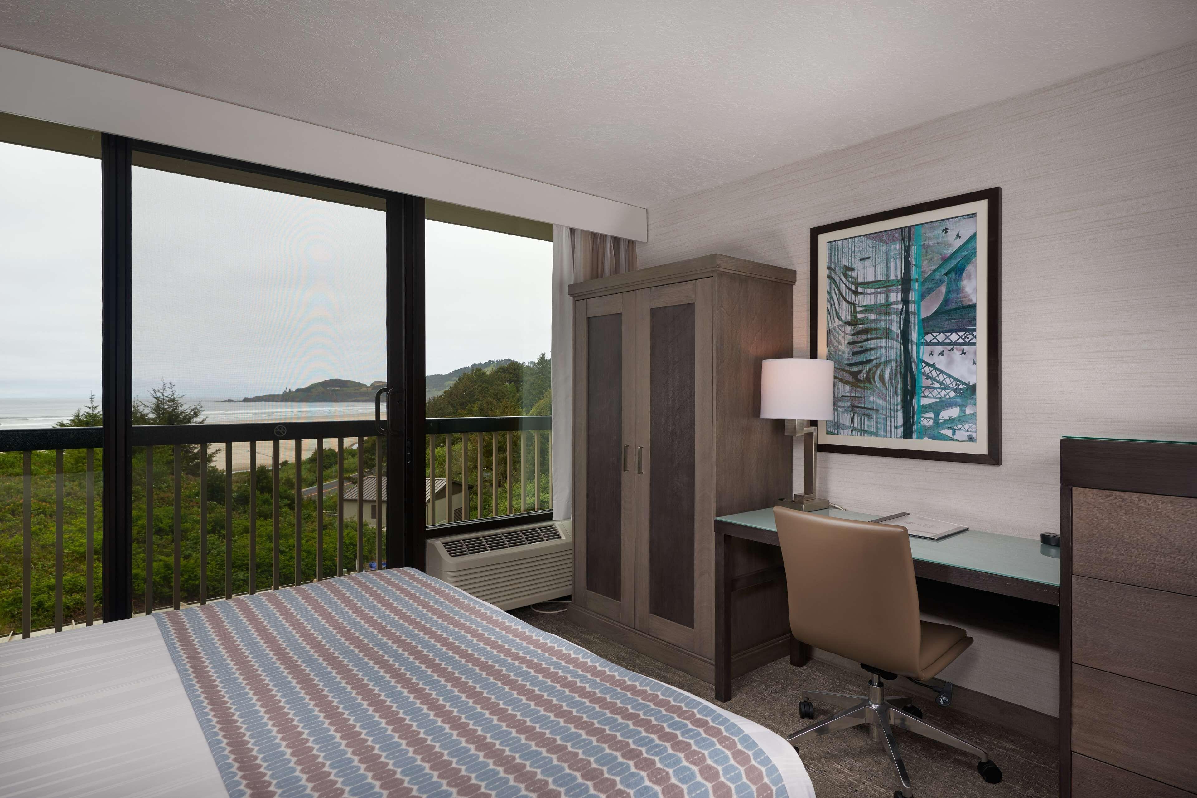 King Room Roll Shower View Mobility Accessible or Non-Smoking