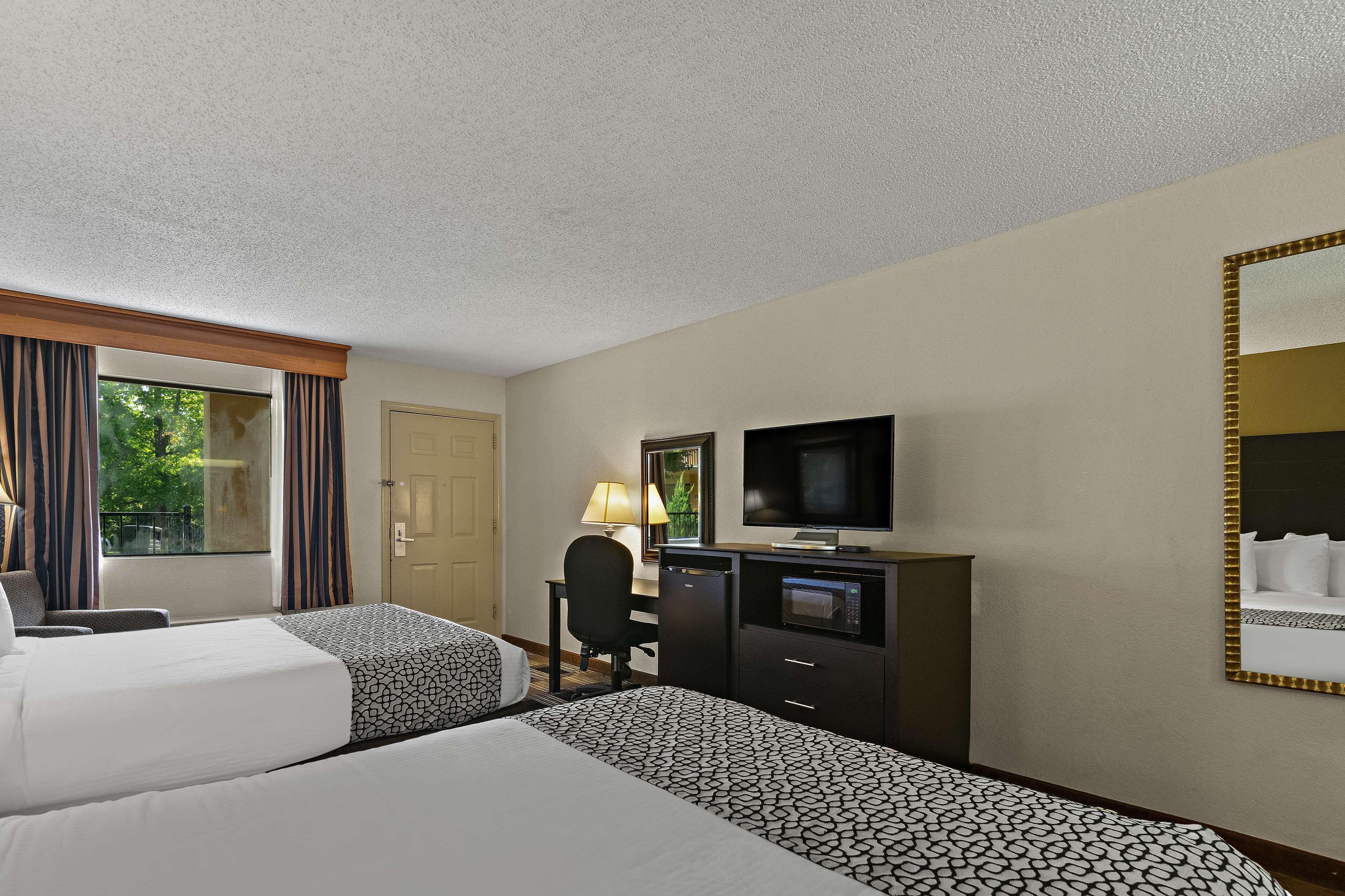 Queen Room Two Queen Beds Non-Smoking
