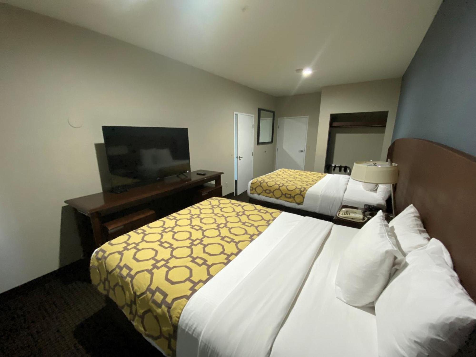 Queen Room Two Queen Beds Non-Smoking