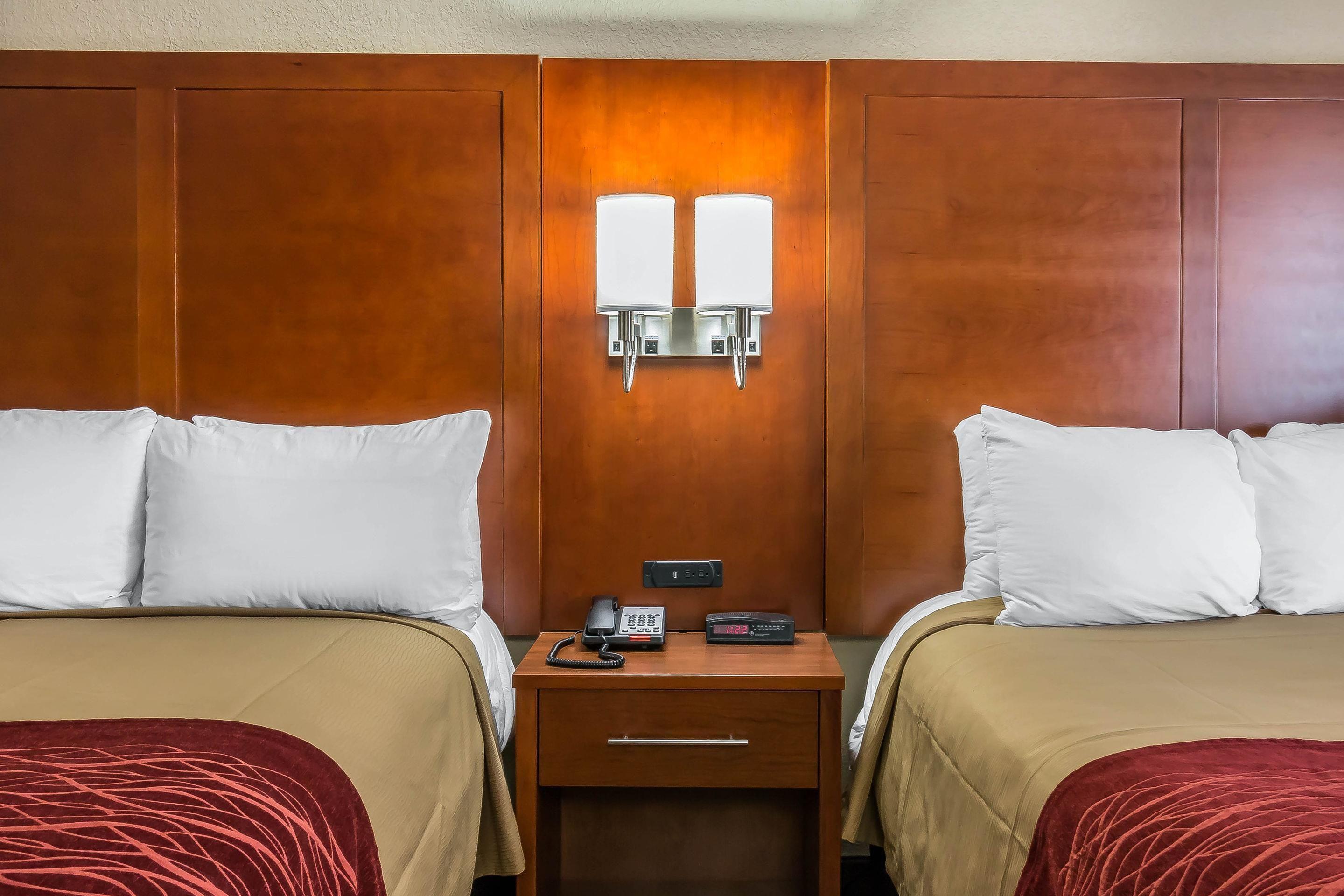 Queen Suite Two Queen Beds
